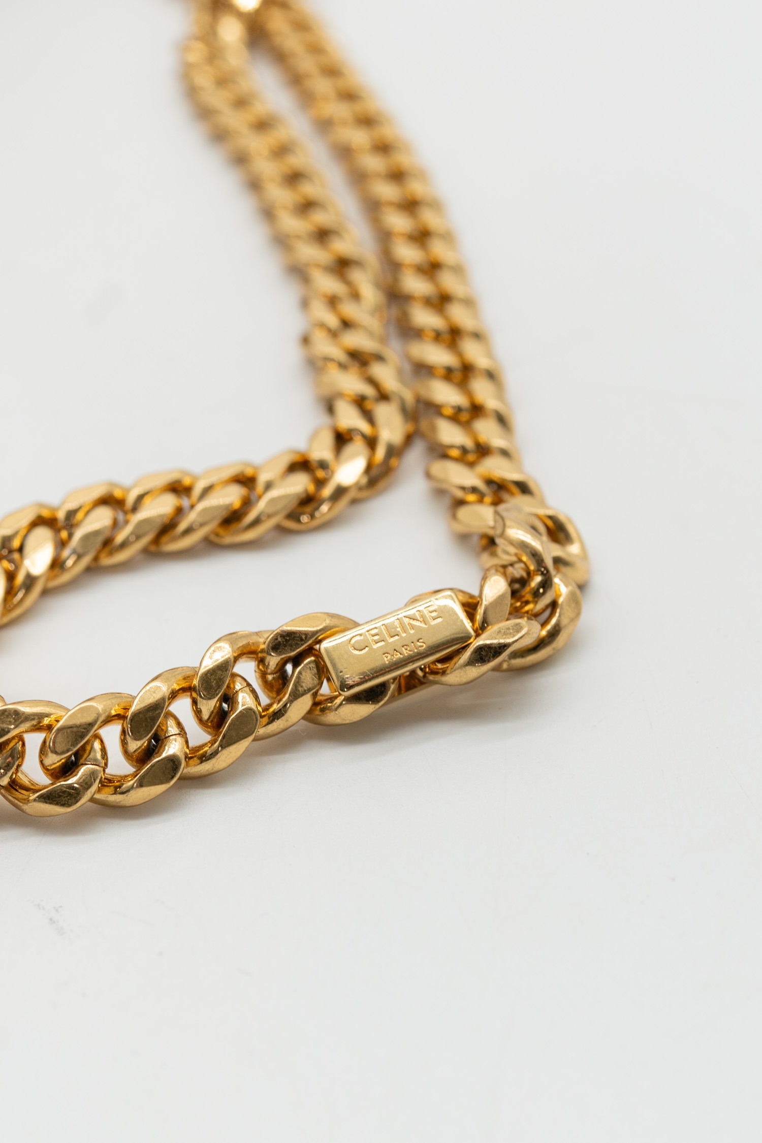 Celine "Victoire" Schultertasche mit Leoprint in Beige und Gold