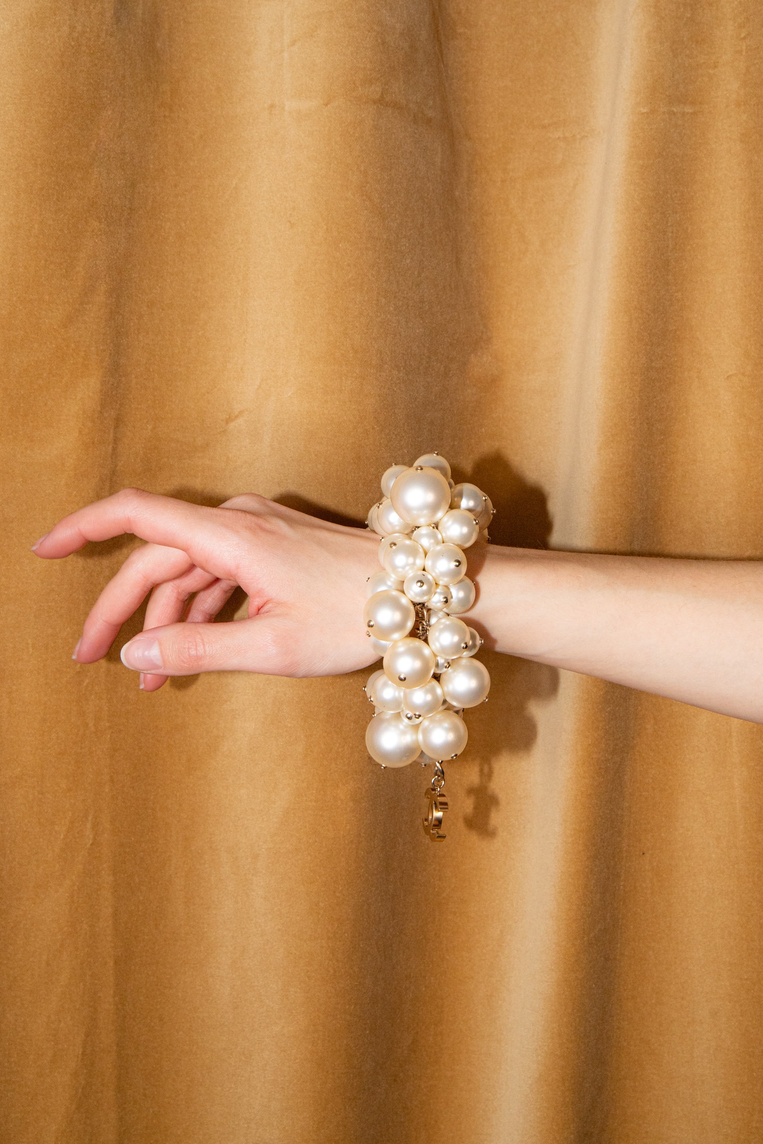 Chanel Perlenarmband mit verschiedenen großen Perlen