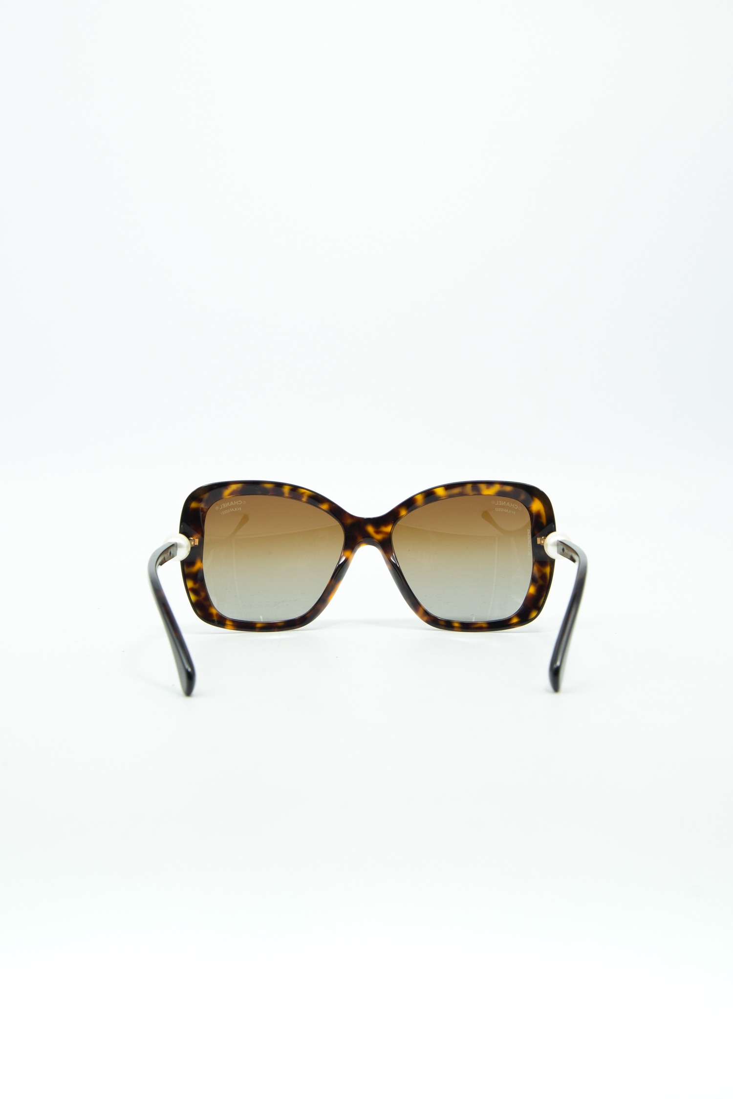 Chanel Sonnenbrille mit Perlen-Details in Dunkelbraun und Braun