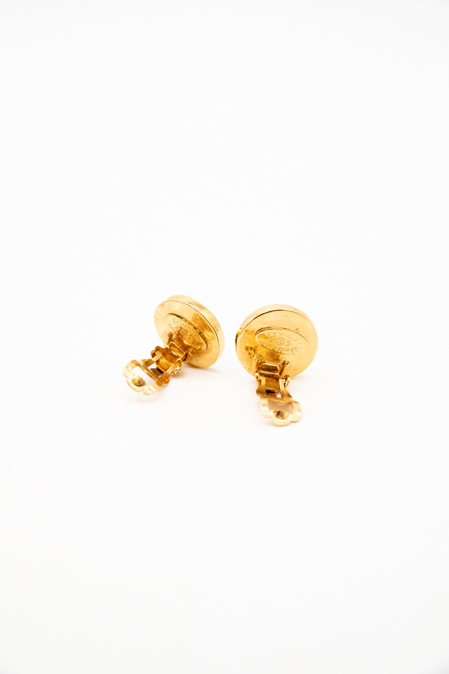 Chanel CC-Logo Ohrclips in Schwarz und Gold