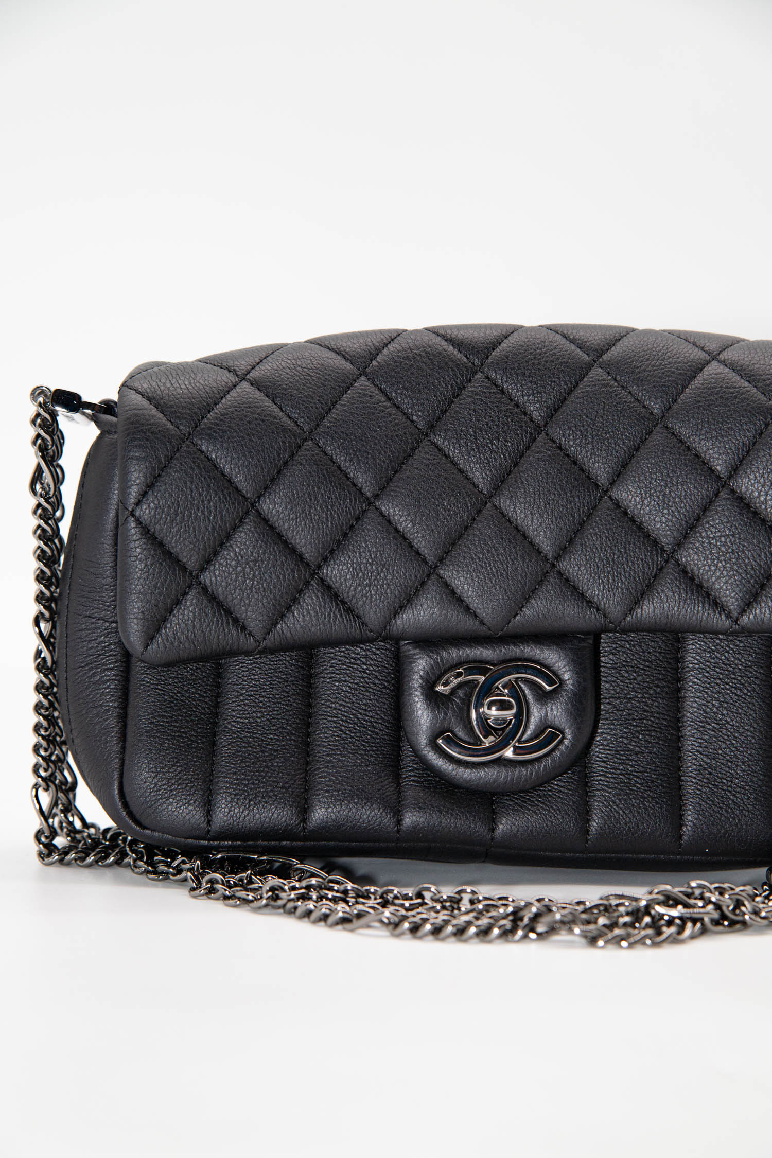 Chanel "Timeless" Schultertasche in Schwarz