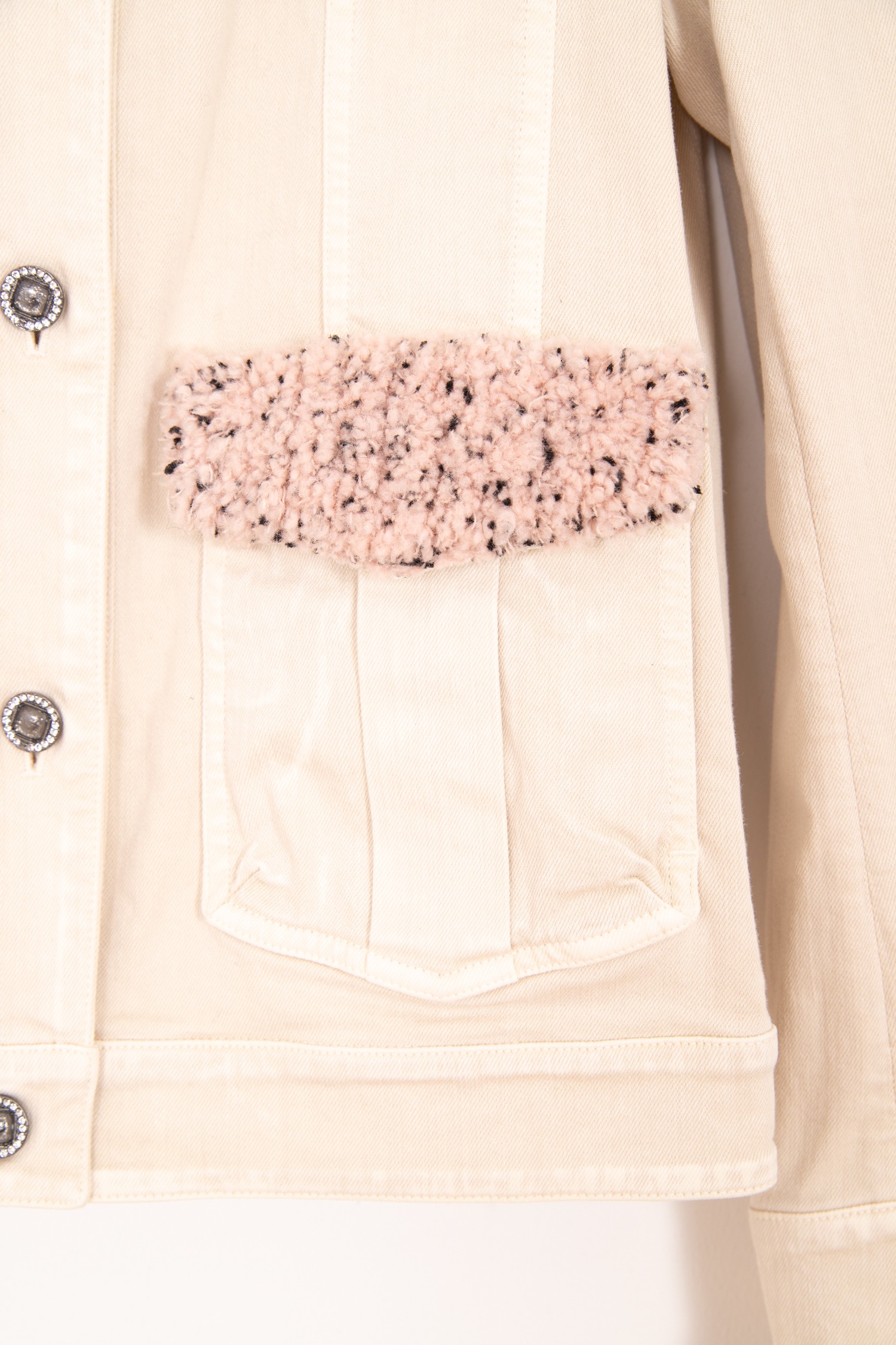 Chanel Jeansjacke mit Bouclé-Details in Cremeweiß und Rosa