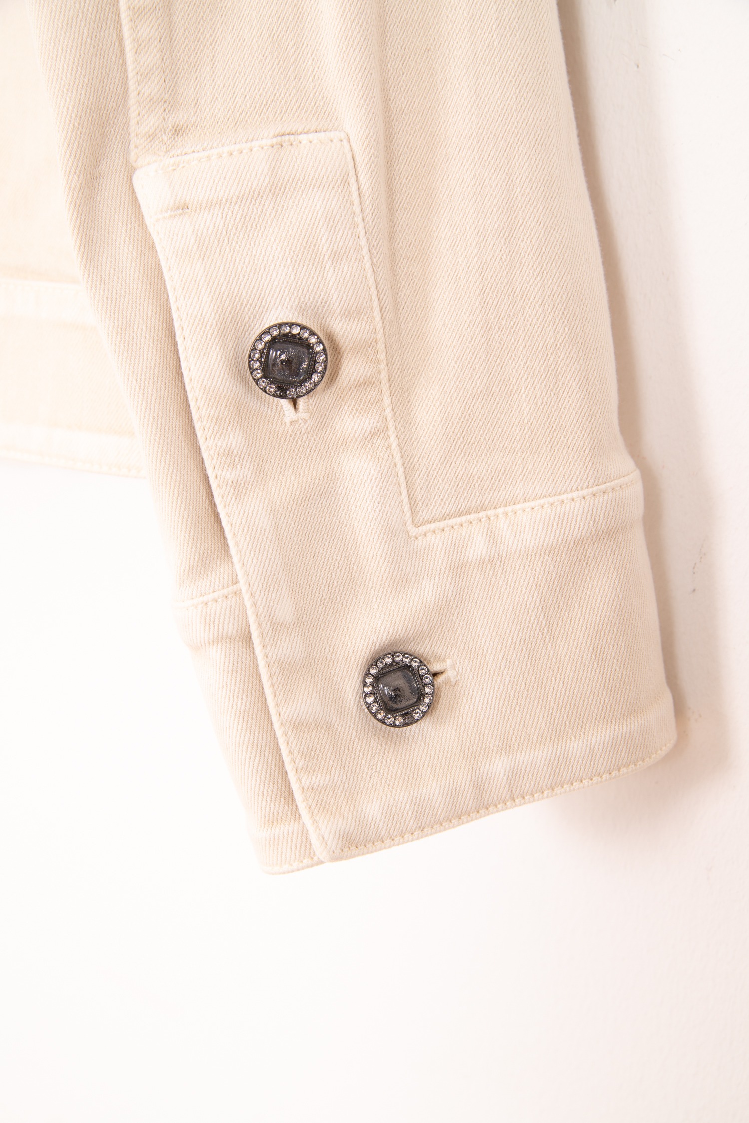 Chanel Jeansjacke mit Bouclé-Details in Cremeweiß und Rosa