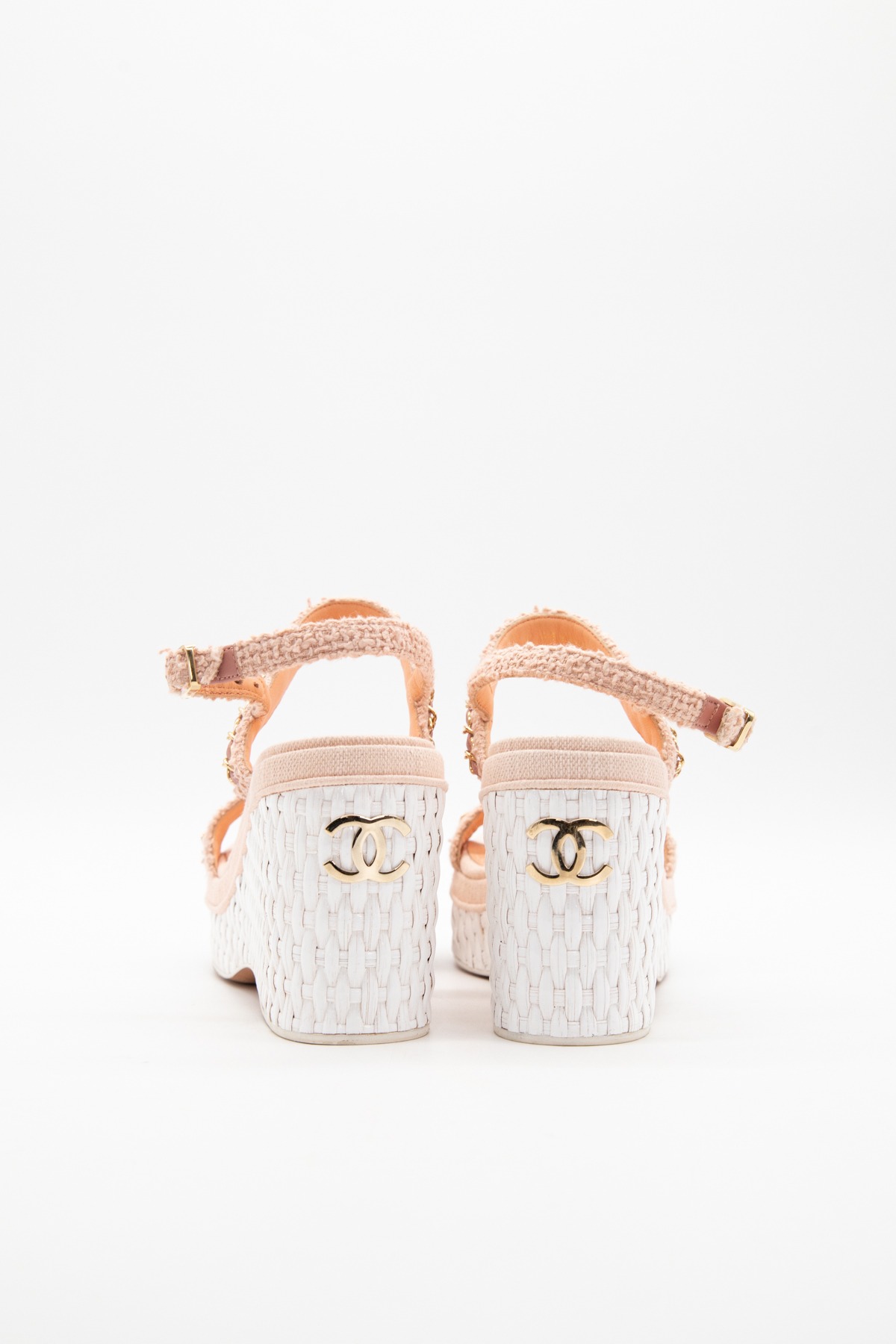 Chanel Keilsandale in Rosa und Weiß