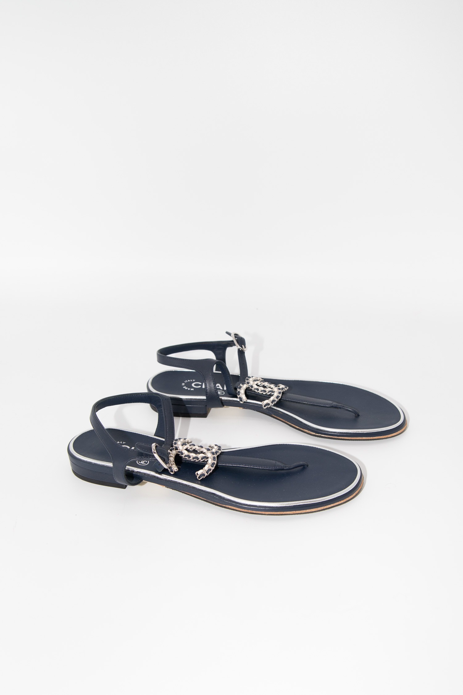 Chanel Sandaletten in Dunkelblau und Silber