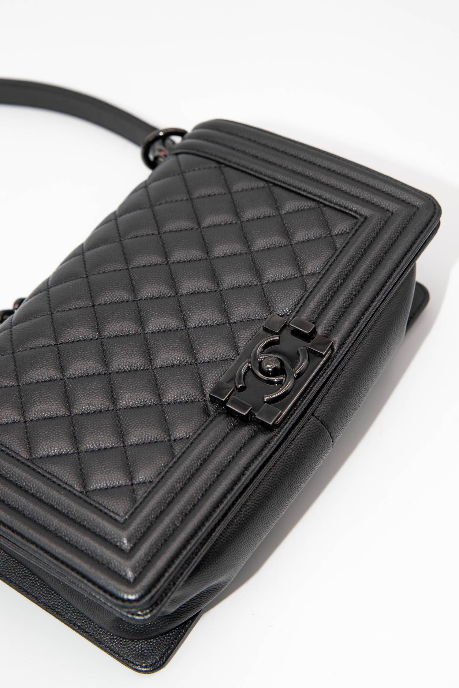 Chanel "Boy" Umhängetasche in Schwarz