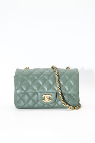 Chanel "Small Classic Handbag" in Salbei