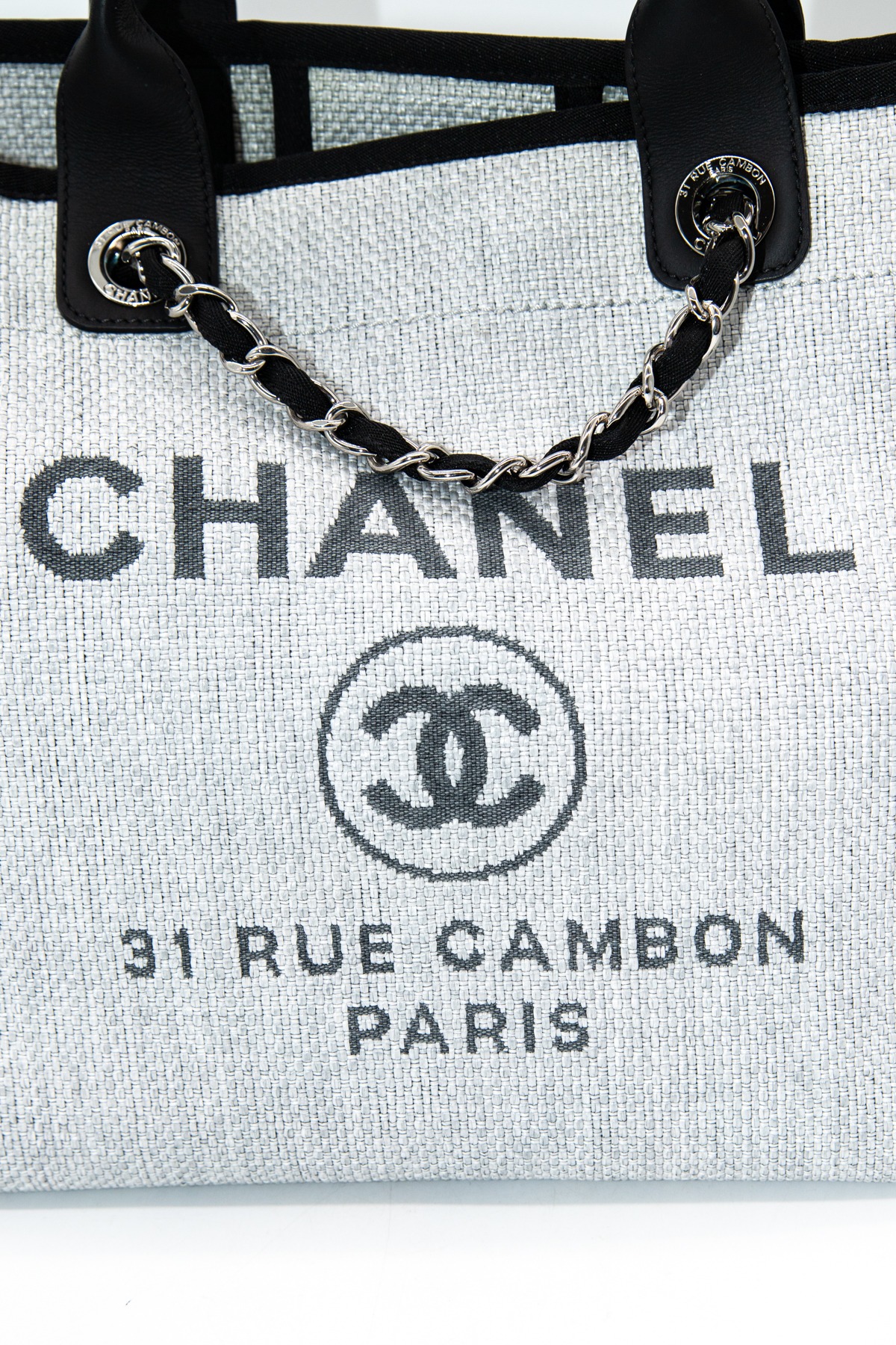Chanel "Deauville" Shopper in Grau, Schwarz und Silber