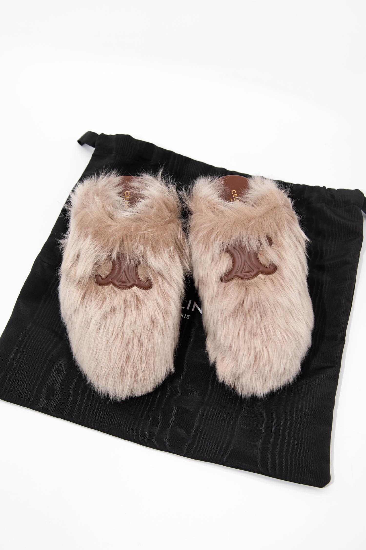 Celine "Bulky" Lammfell Clogs in Hellbeige und Braun