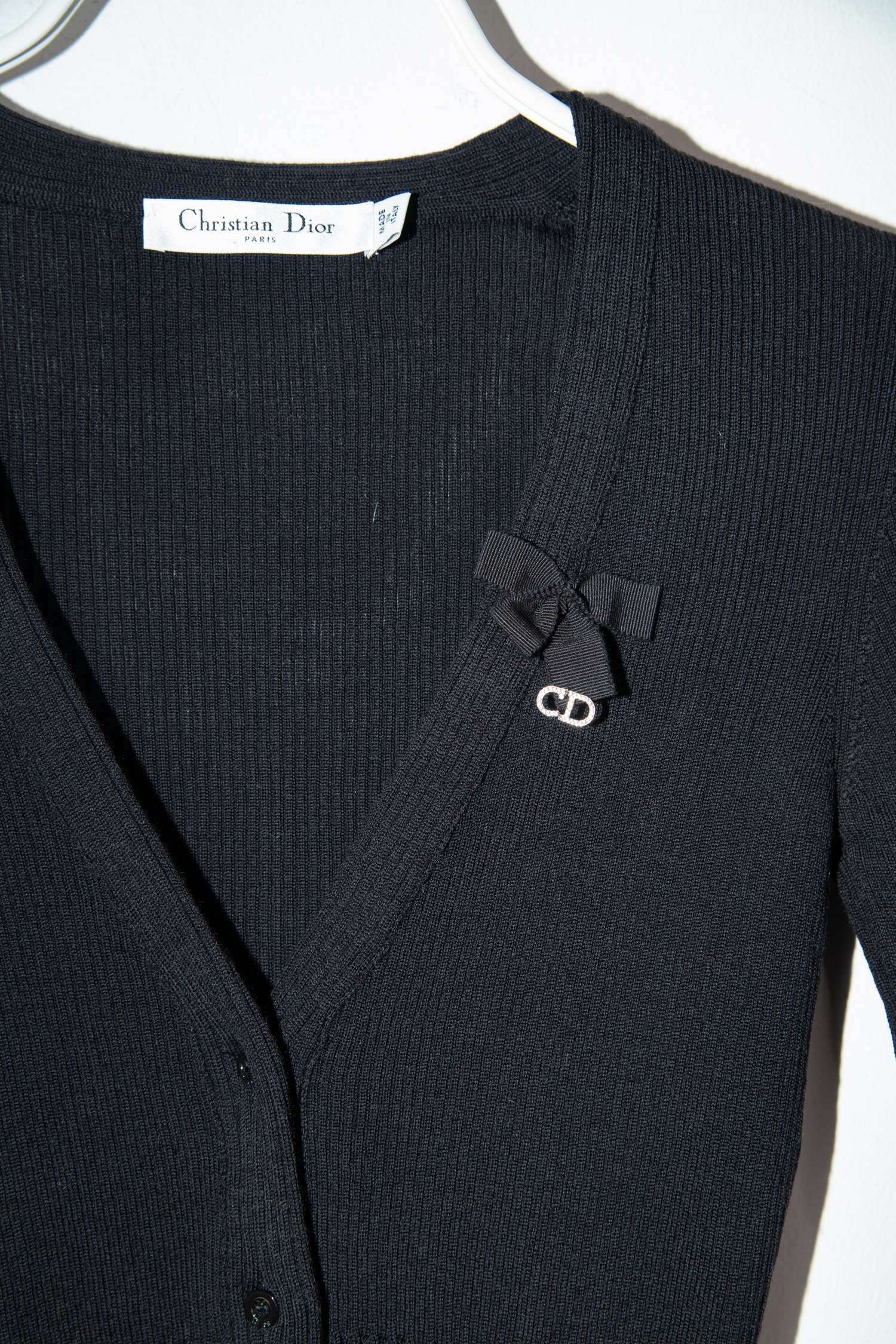 Christian Dior Strickjacke mit Schleife und Strass in Schwarz