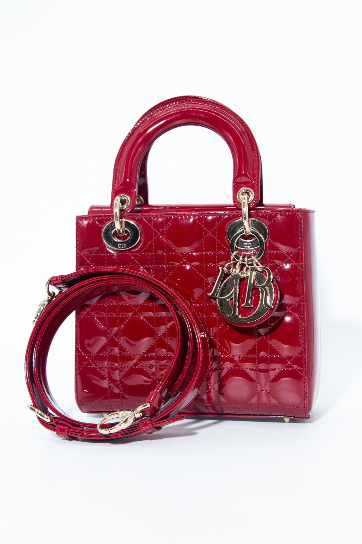 Dior "Lady Dior" Handtasche aus Lackleder in Rot und Gold