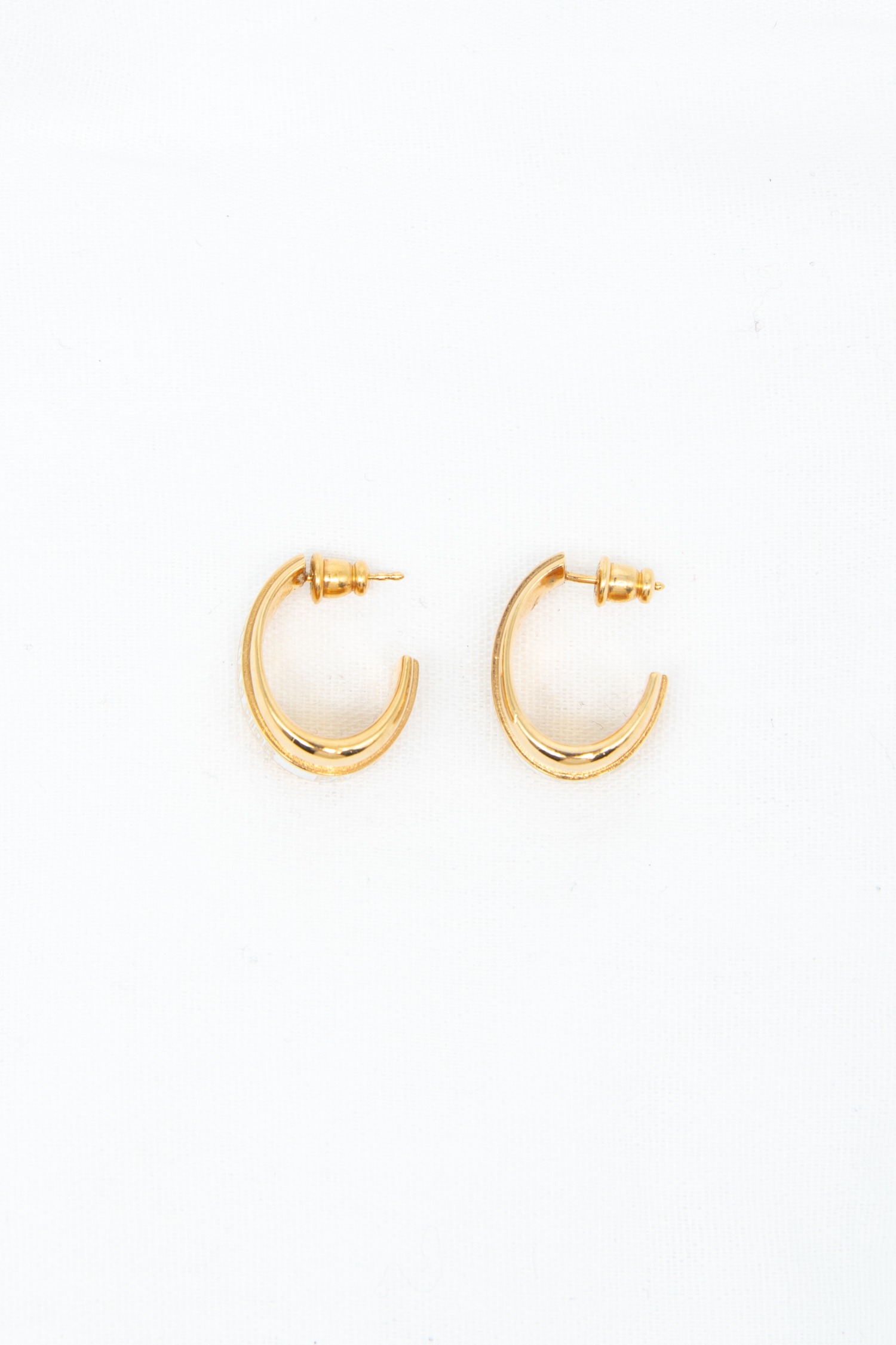 Dior "Code" Ohrringe in Gold und Weiß