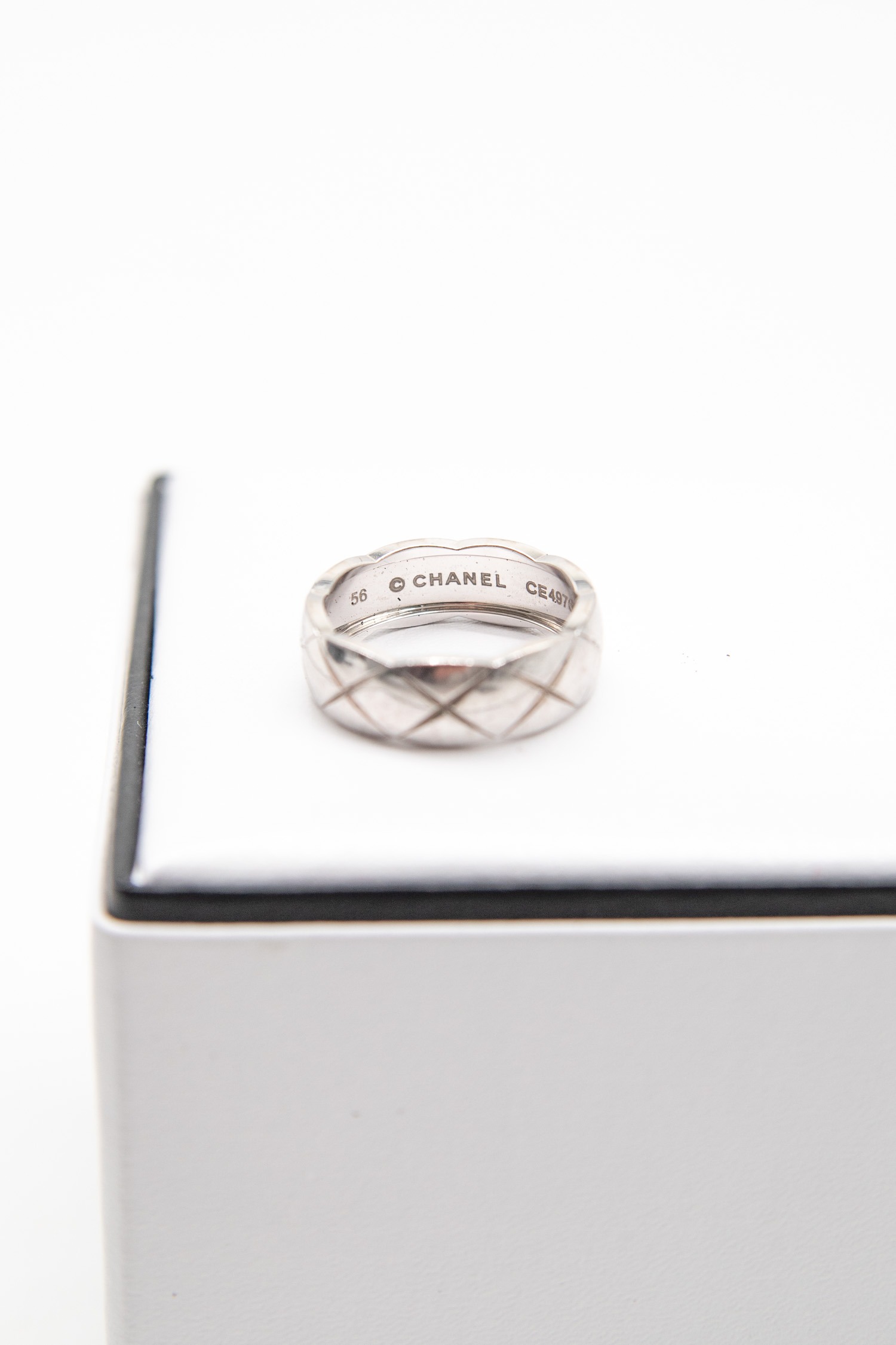 coco-chanell-accessoires-schmuck-ring-weissgold-gold-silber