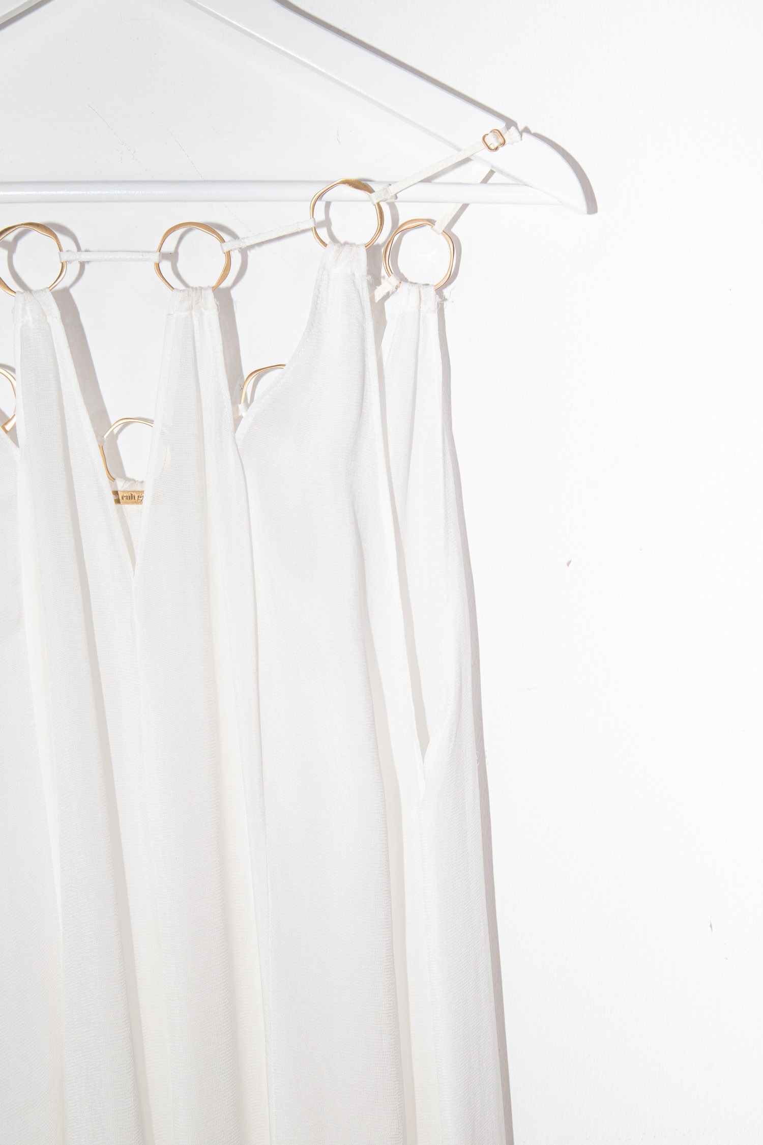 Cult Gaia Midikleid mit Ringen in Weiß