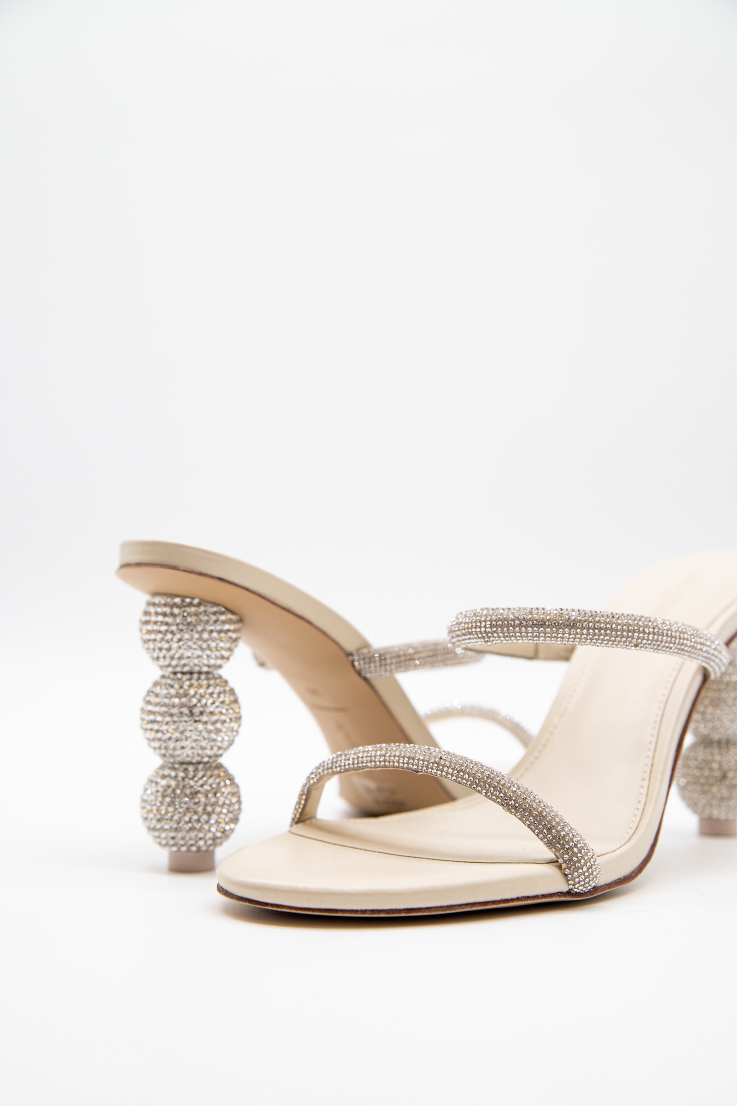 Cult Gaia "Envi" Sandaletten mit Strass in Silber