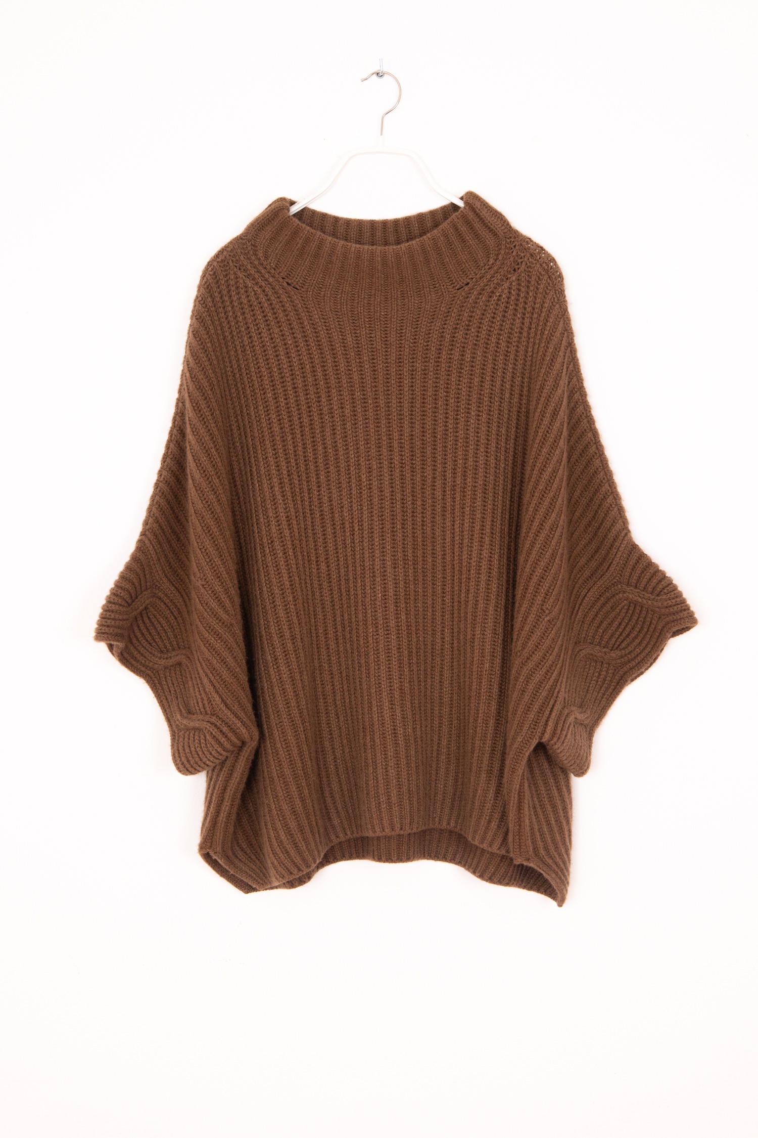 Strickpullover mit Halblangen Fledermausärmeln in Braun