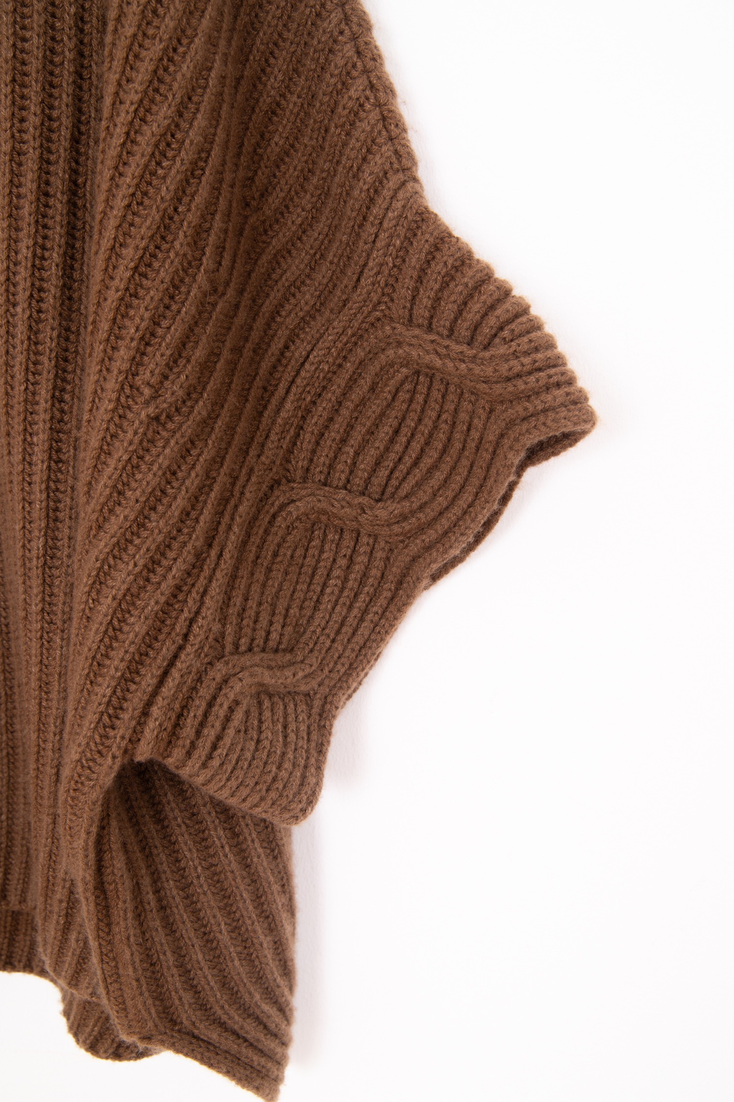 Strickpullover mit Halblangen Fledermausärmeln in Braun