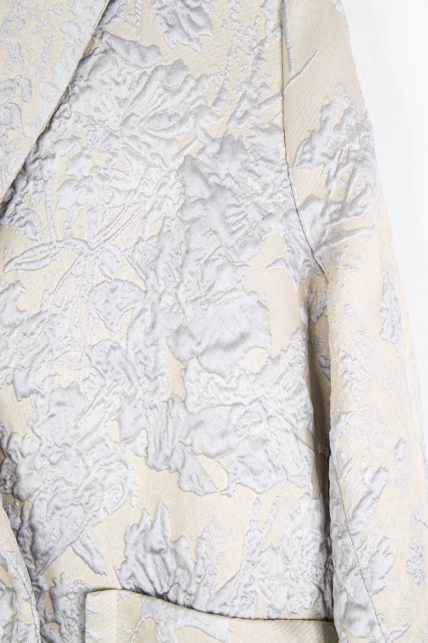 Dawid Tomaszewski Blazer mit Blumen in Cremeweiß