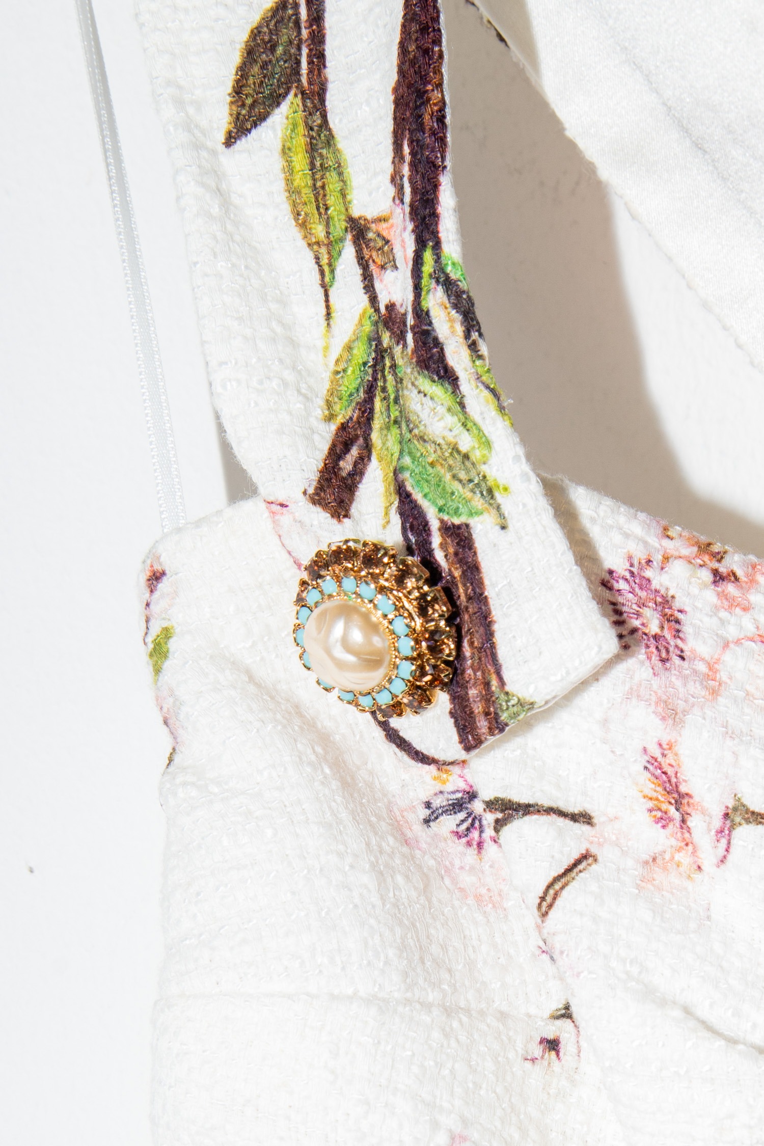 Dolce & Gabbana Minikleid mit Blumenmuster in Weiß