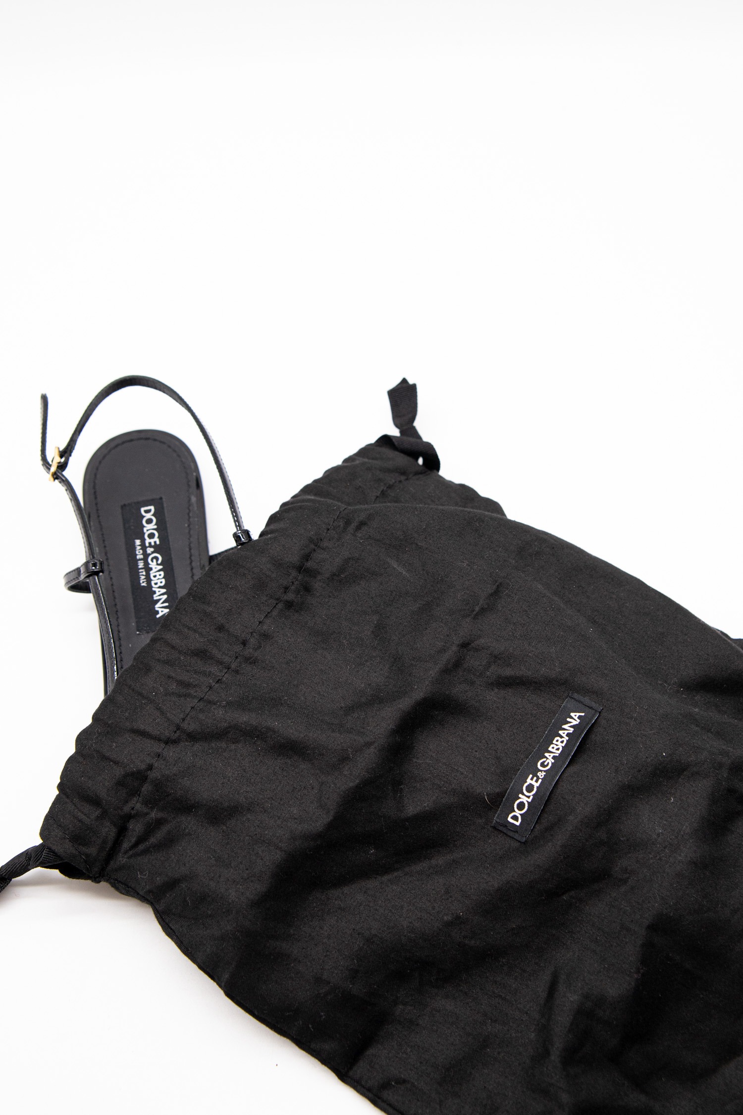 Dolce & Gabbana Slingback aus Lackleder in Schwarz