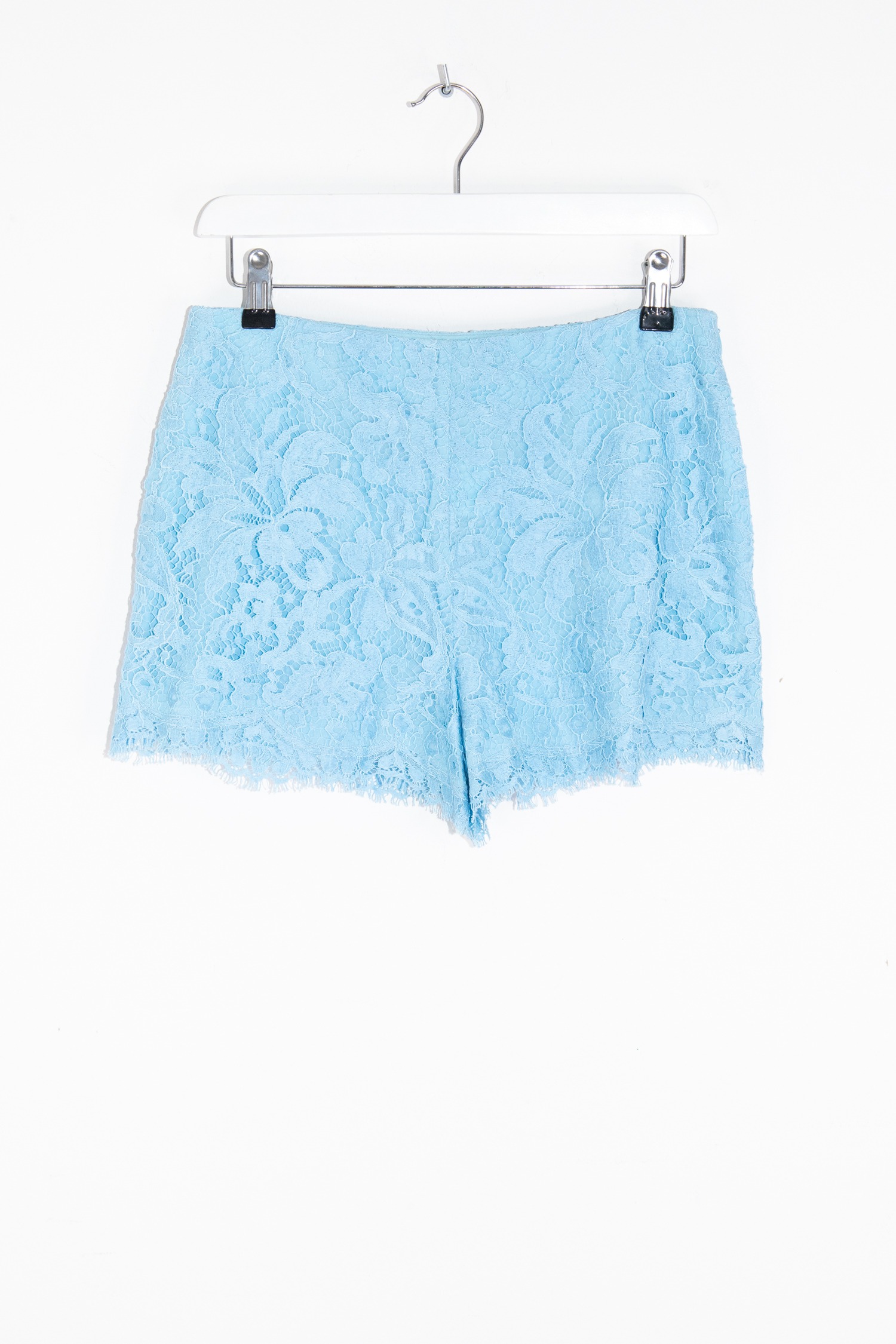 Emilio Pucci Shorts aus Spitze in Hellblau