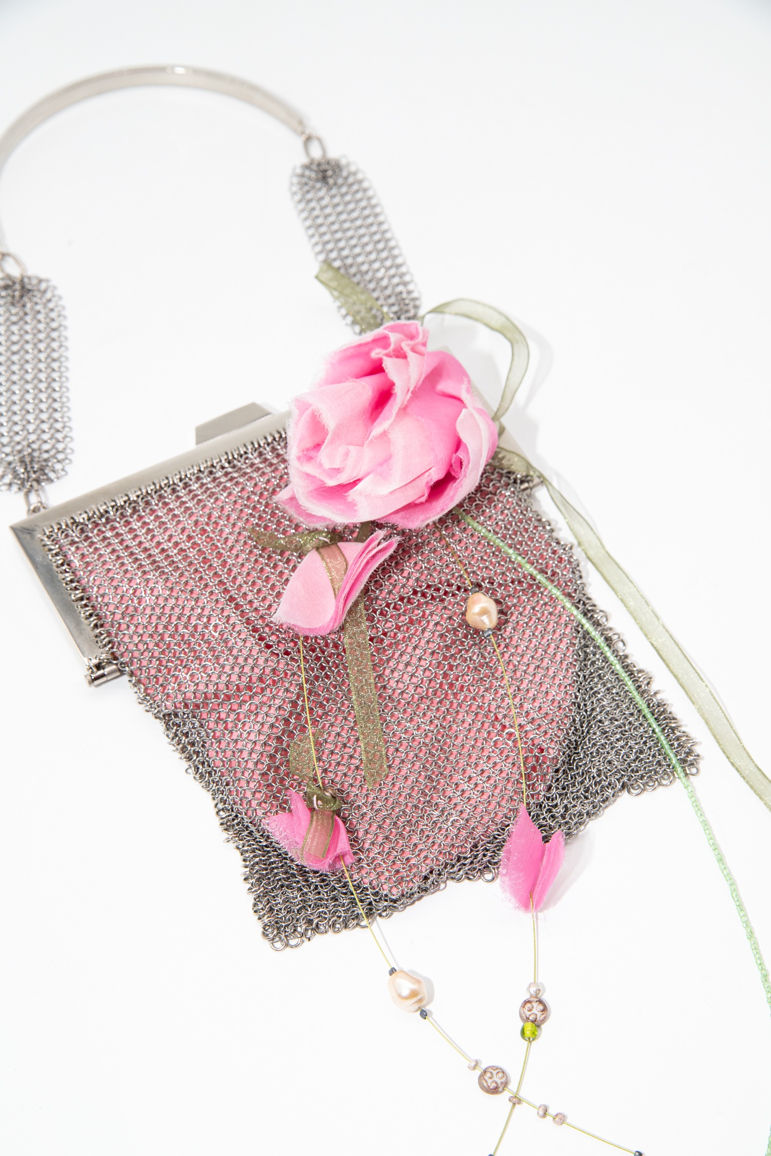 Escada Mini-Handtasche mit Metall und Rosen