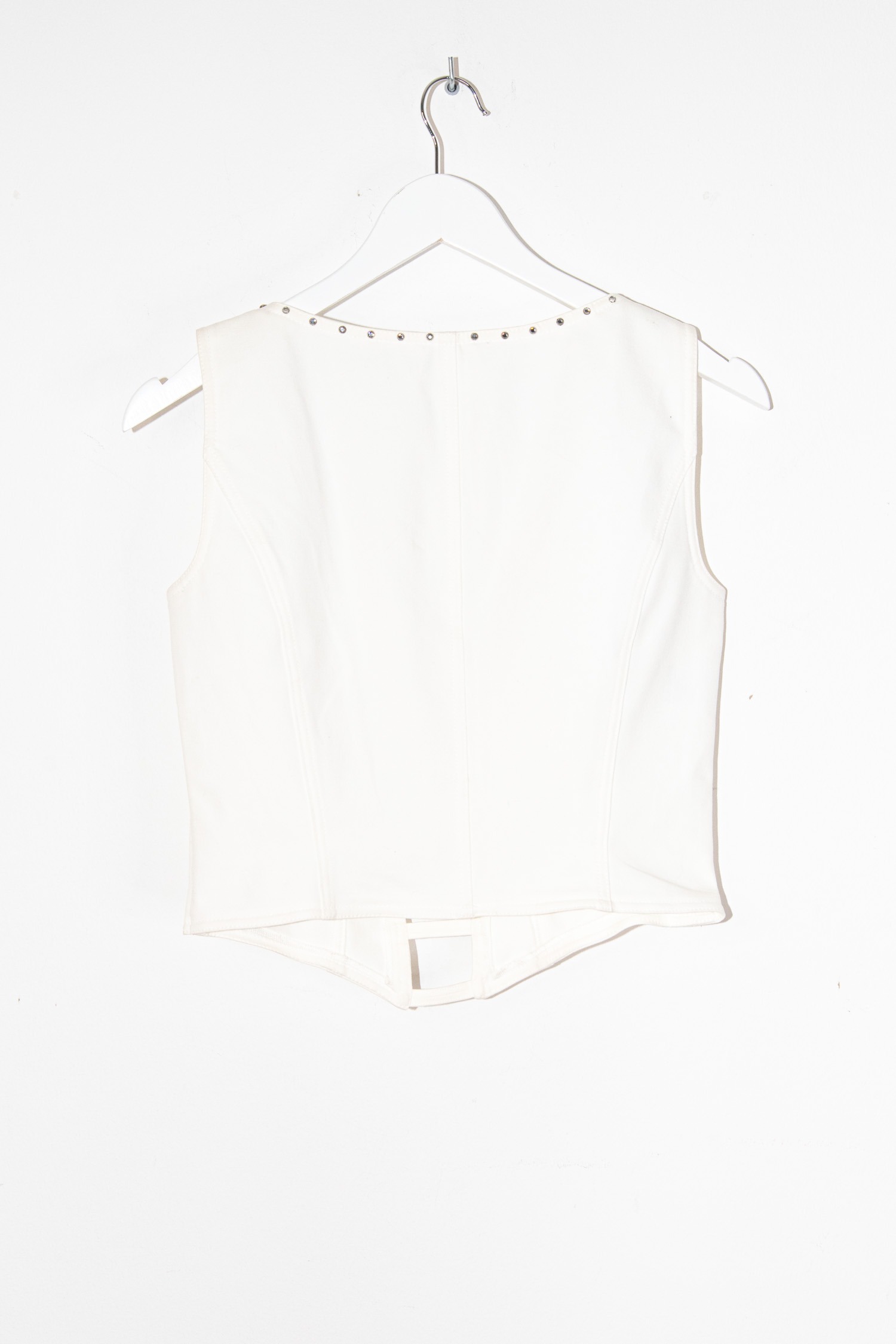 Escada Vintage Top mit Cut-Out und Strasssteinen in Weiß