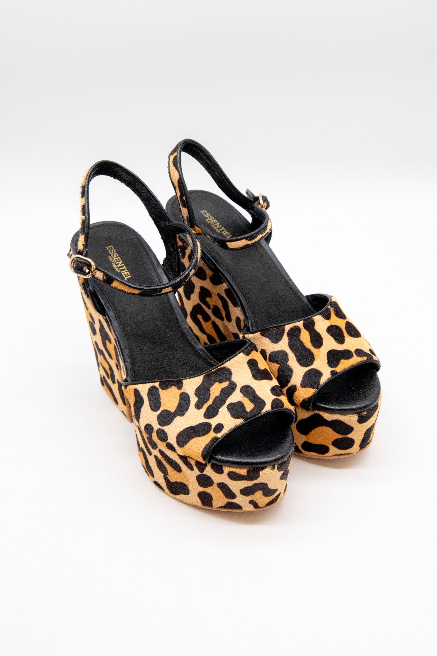 Essentiel Antwerp Wedges mit Leoparden Print