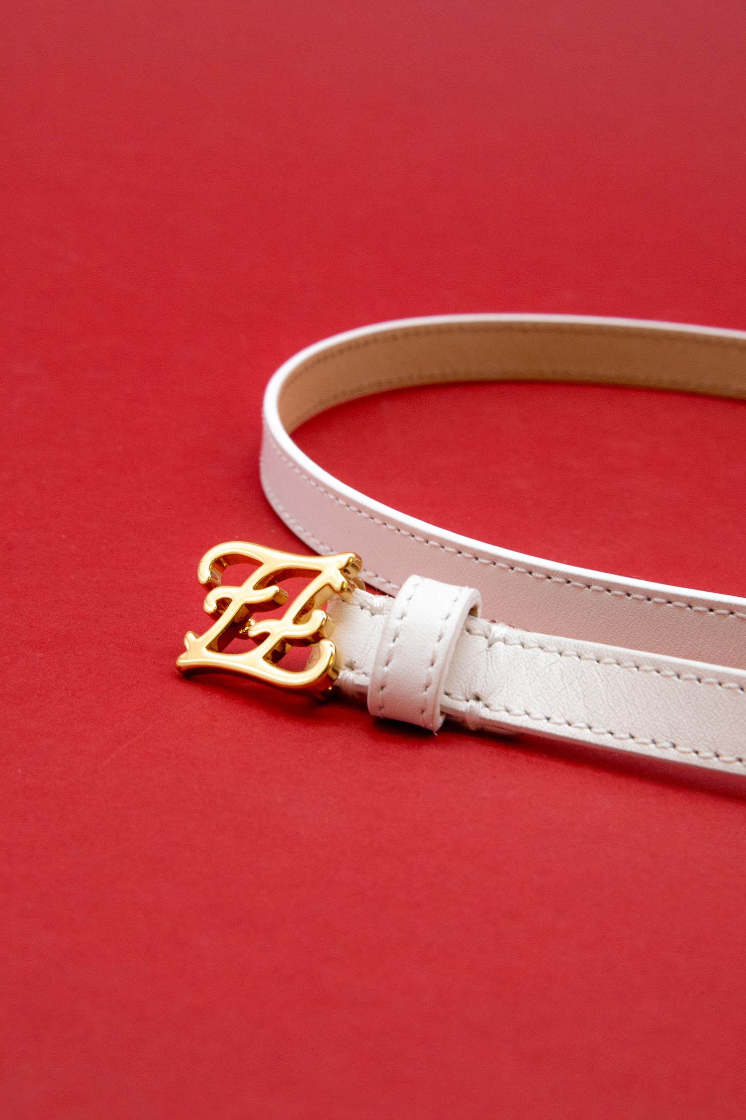 Fendi schmaler Gürtel mit Logo-Schnalle in Weiß