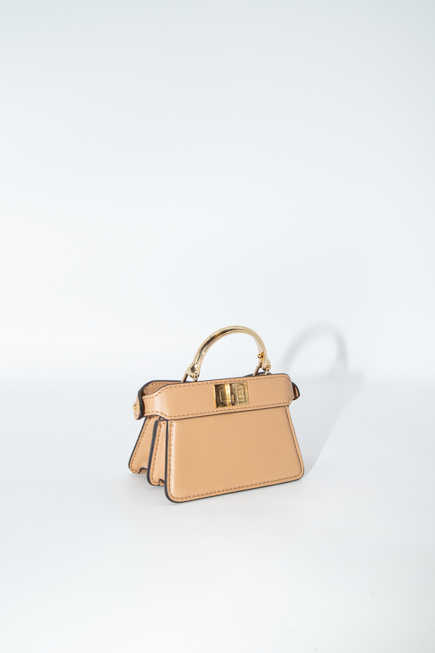 Fendi "Peekaboo" Micro Handtasche in Hellbraun und Gold