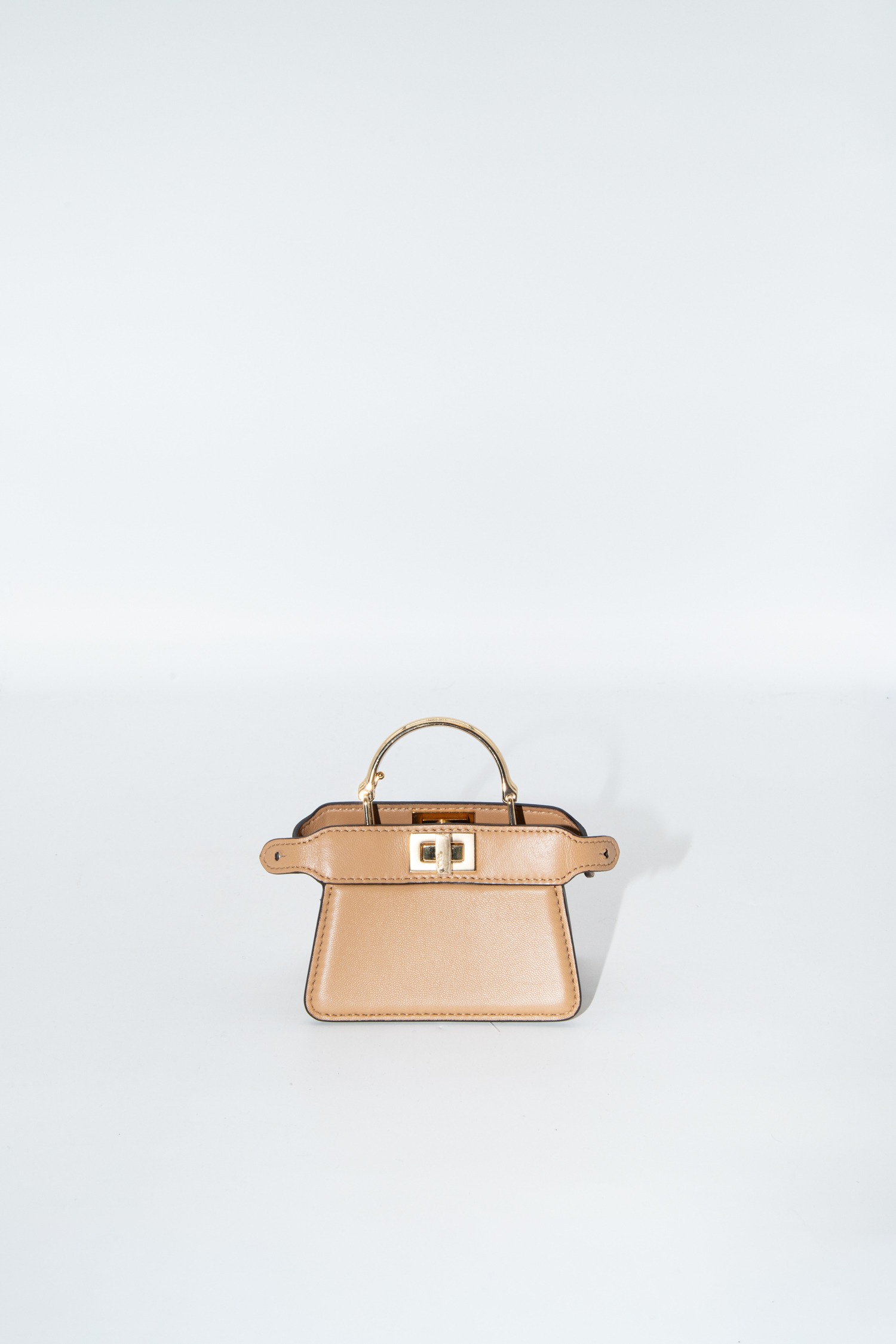 Fendi "Peekaboo" Micro Handtasche in Hellbraun und Gold