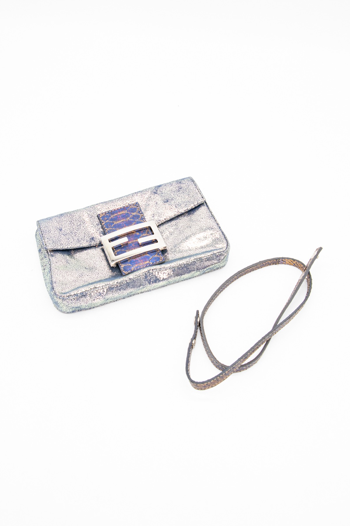 Fendi Mini Baguette-Tasche in Lila und Silber Metallic