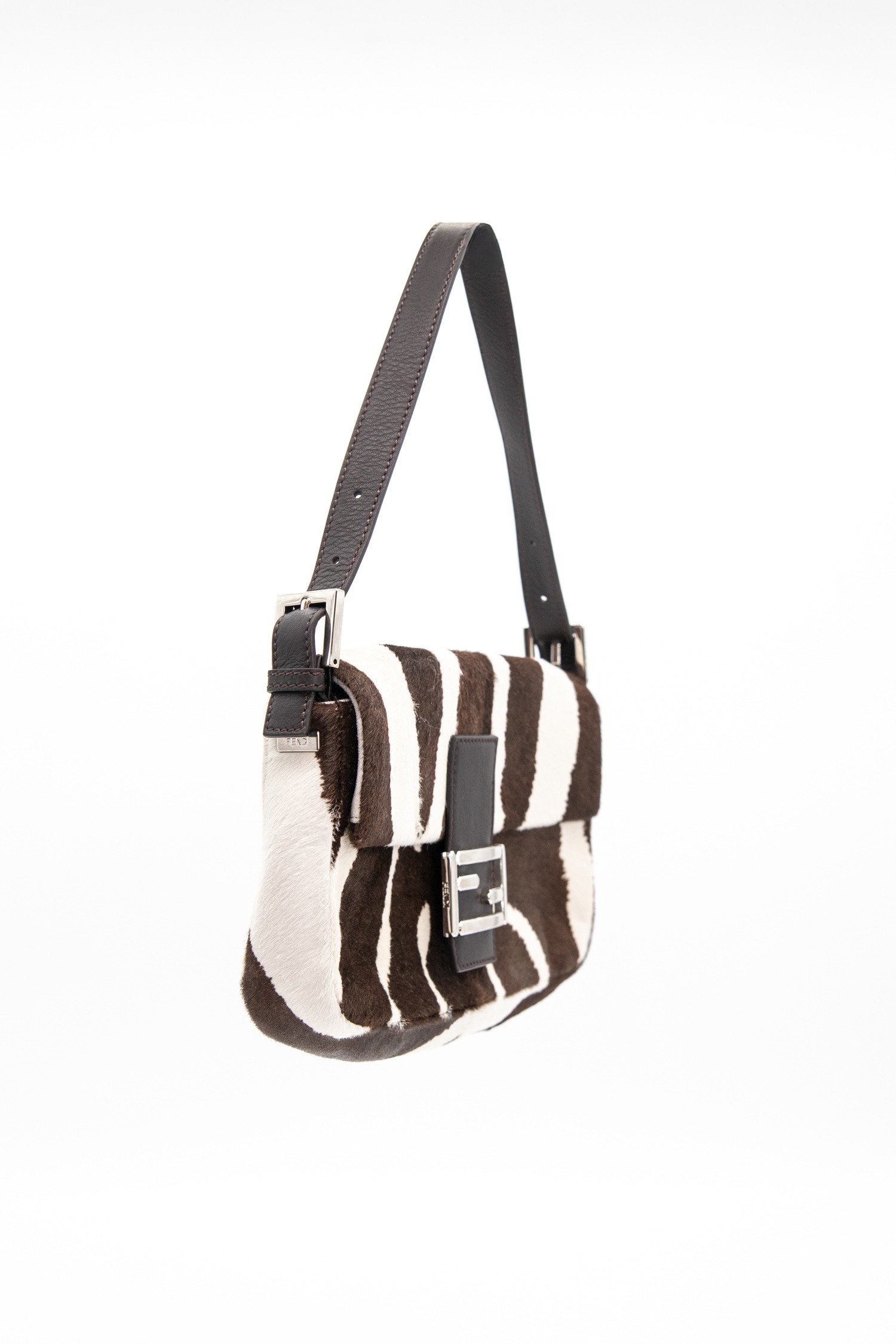 Fendi Baguette Handtasche mit Kuhfellmuster in Braun und Ecru