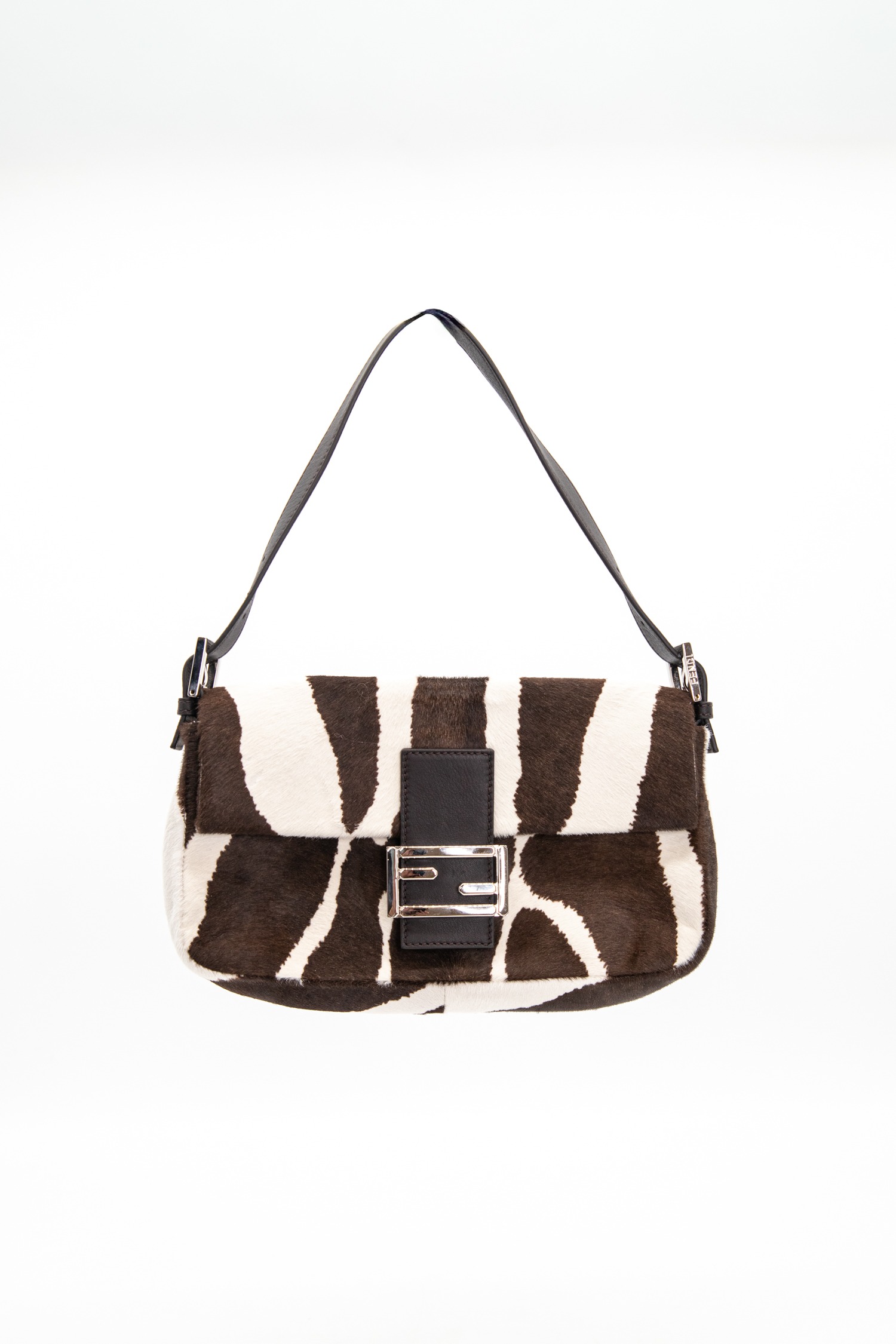 Fendi Baguette Handtasche mit Kuhfellmuster in Braun und Ecru