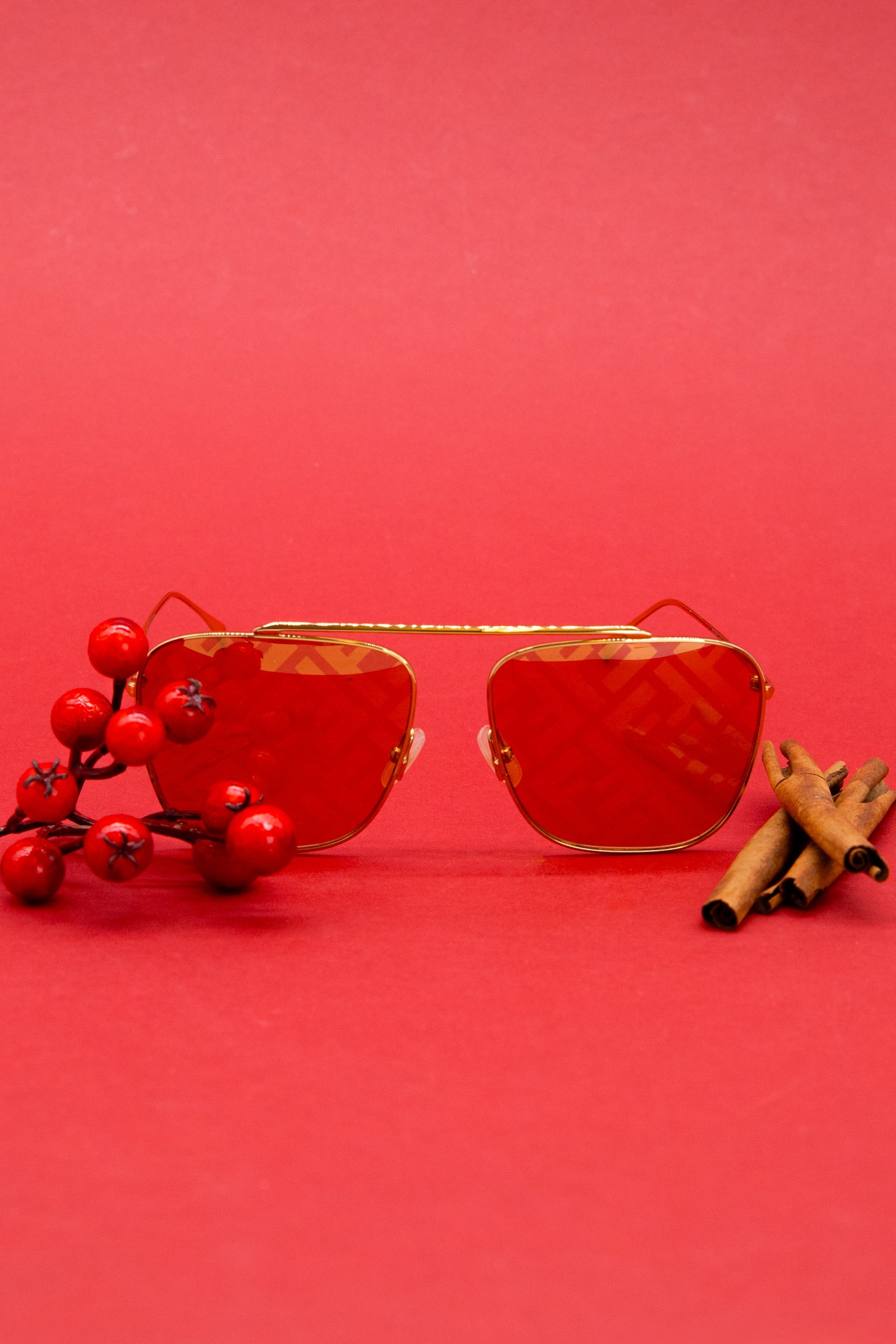 Fendi "FF0406/S" Sonnenbrille mit Monogramm-Gläsern in Gold und Rosa