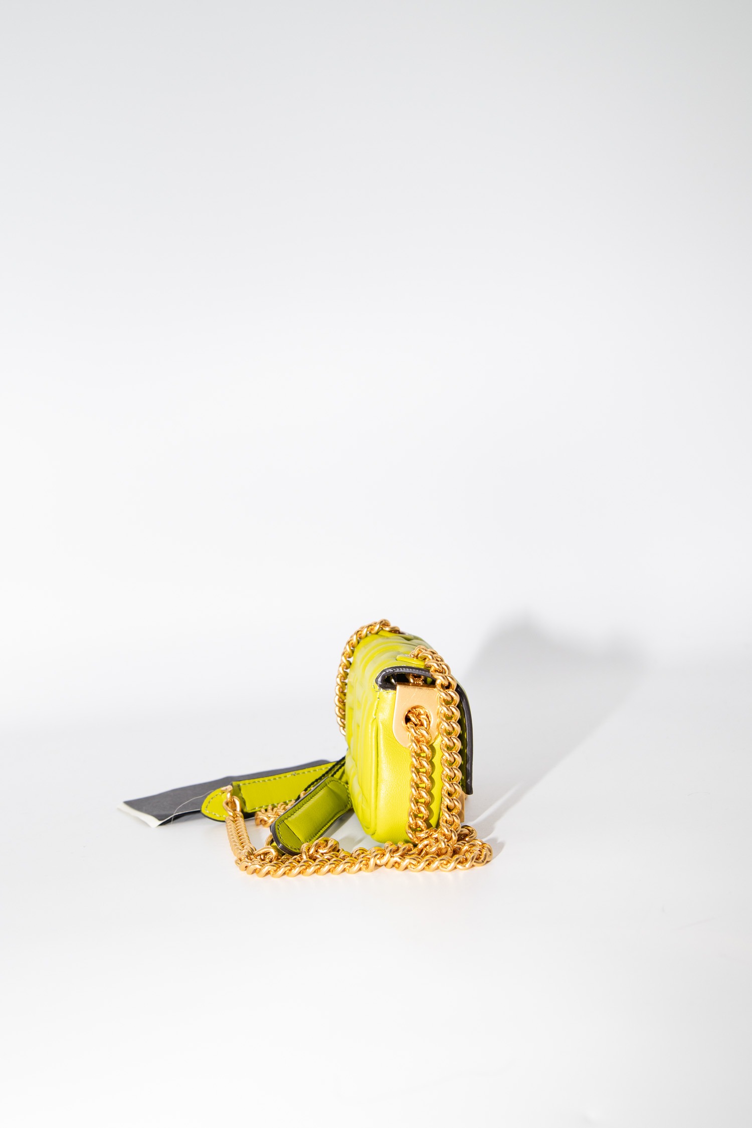 Fendi "Nano Baguette" Mini-Umhängetasche in Grün