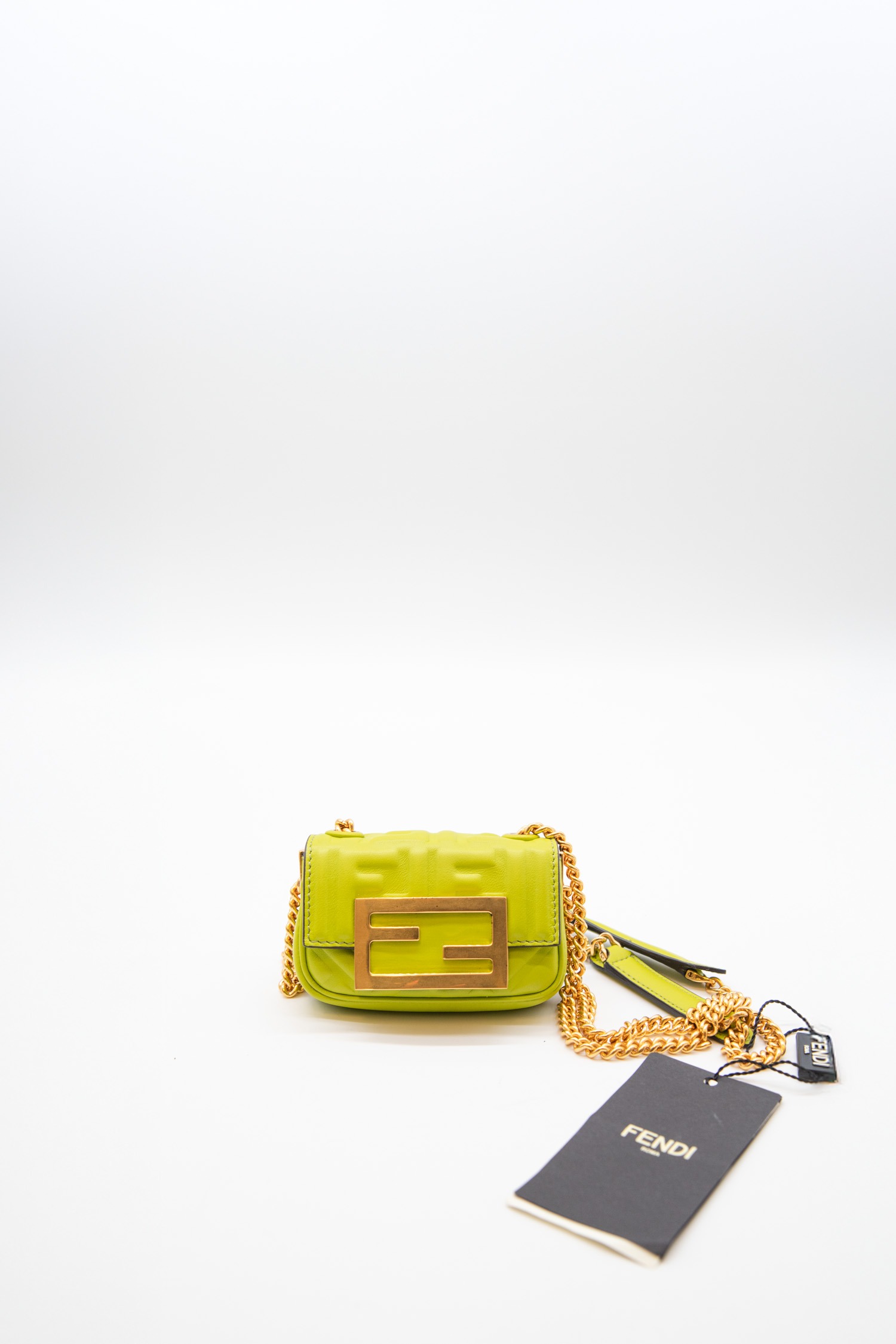 Fendi "Nano Baguette" Mini-Umhängetasche in Grün