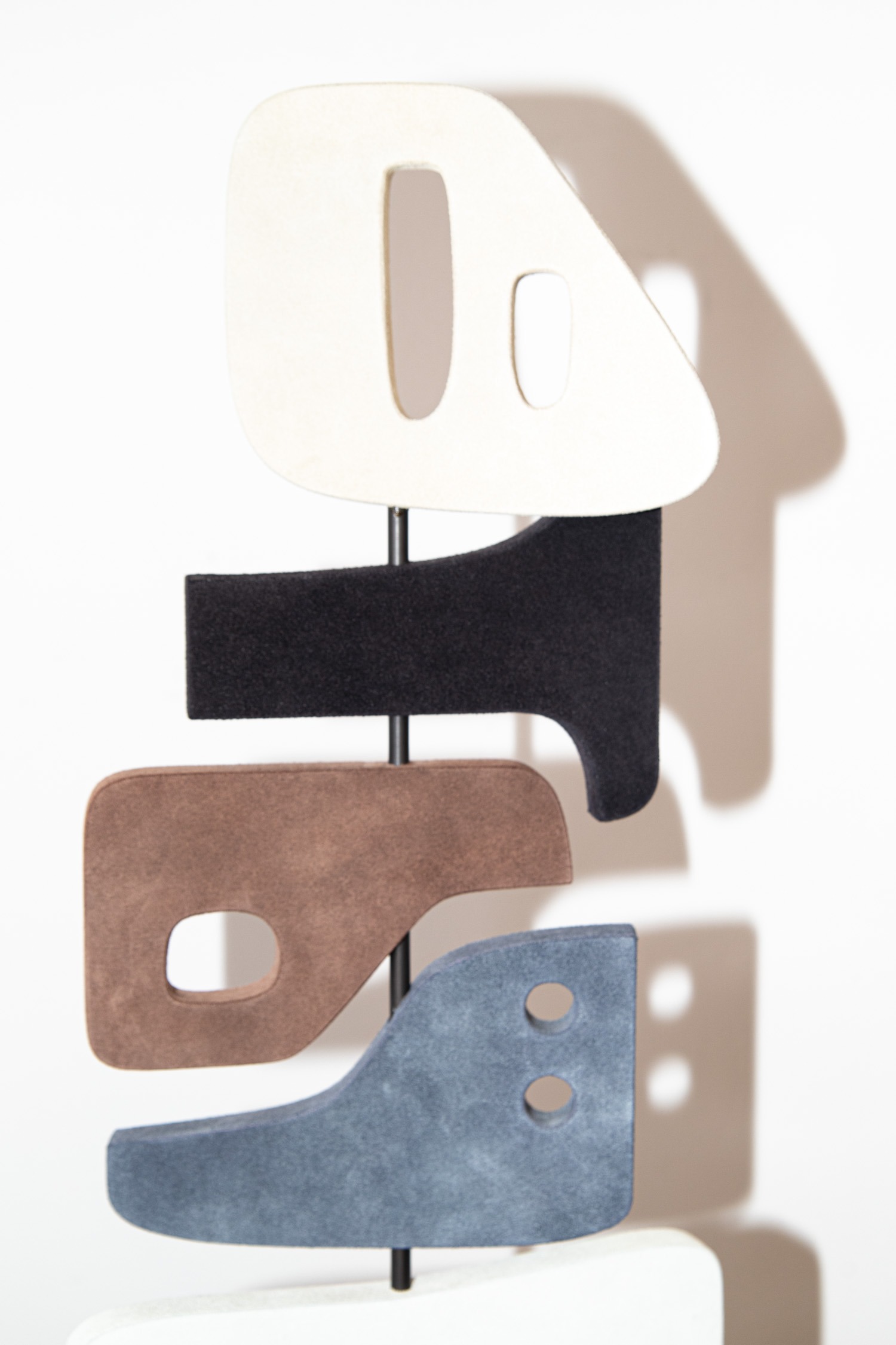 GioBagnara Skulptur "Tabou3" aus Wildleder