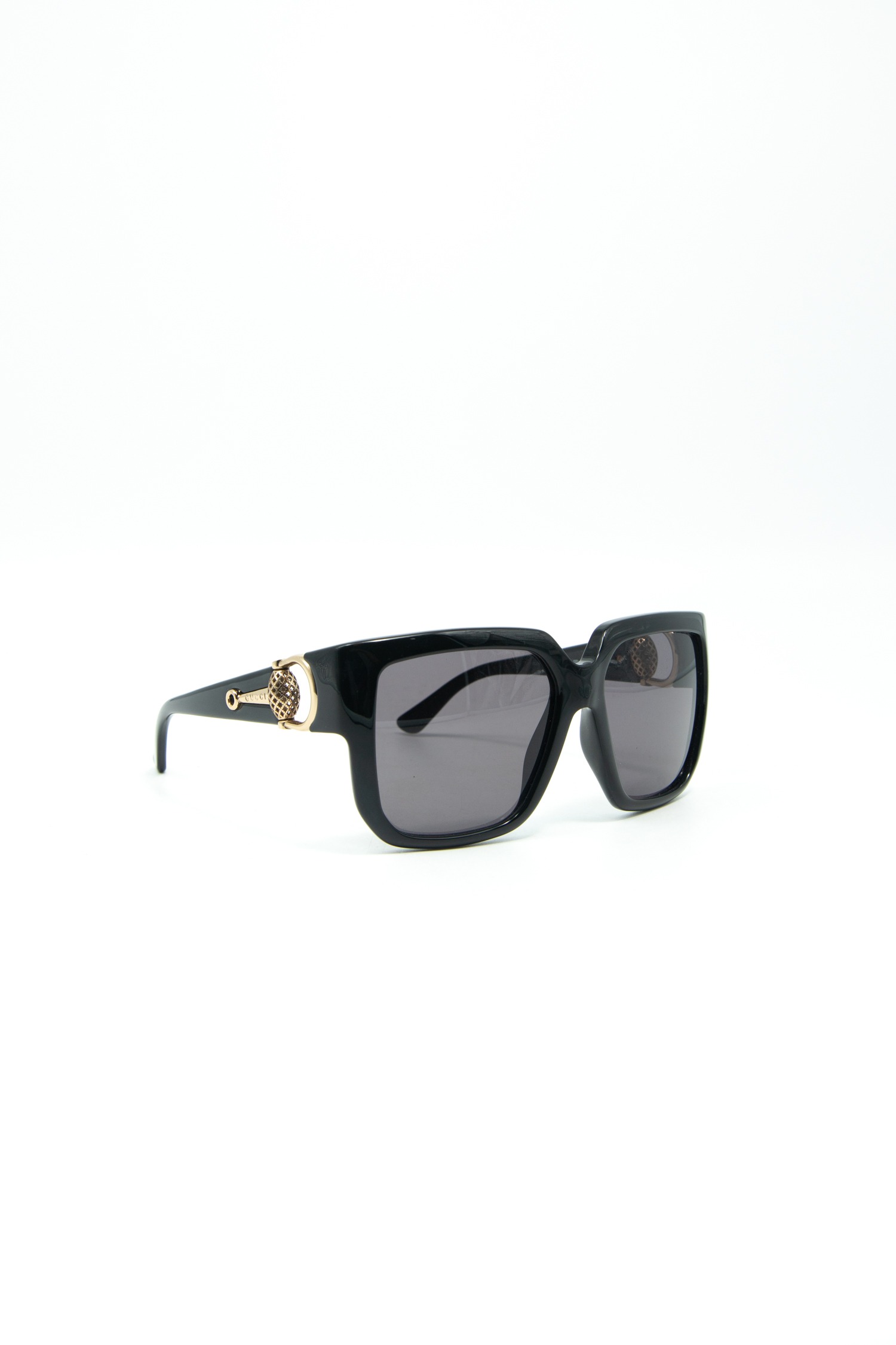Gucci "GG3727" Sonnenbrille in Schwarz und Gold