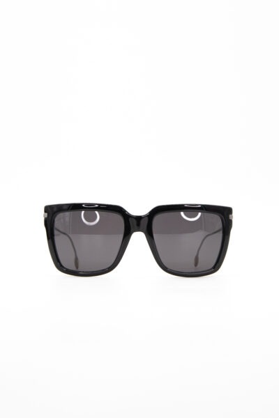 Gucci Sonnenbrille mit Metalldetails in Schwarz und Silber