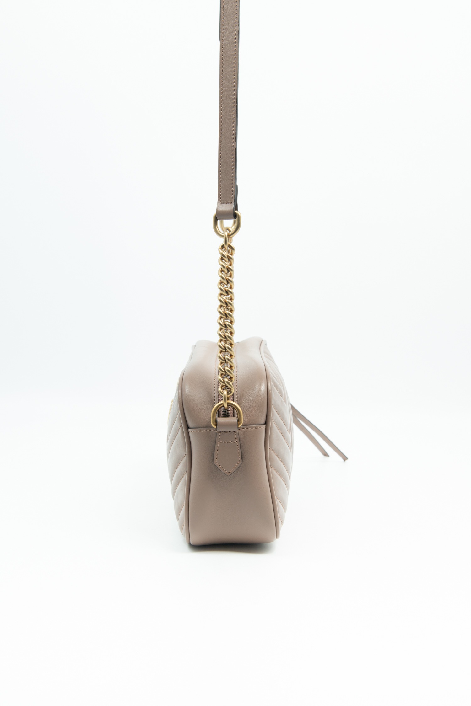 Gucci "GG Marmont" Umhängetasche in Beige und Gold