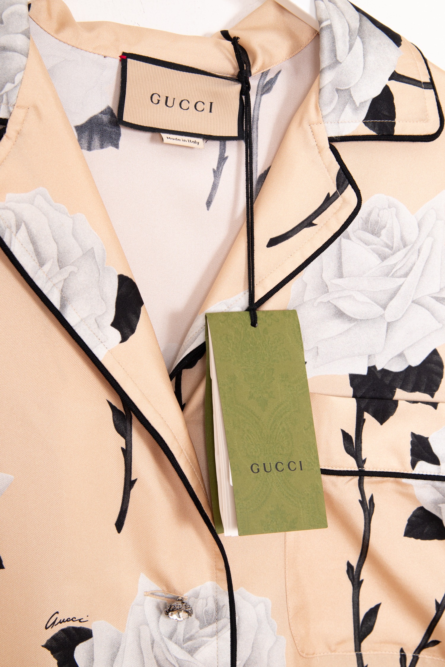 Gucci Seidenbluse mit Rosenprint in Beige und Hellgrau