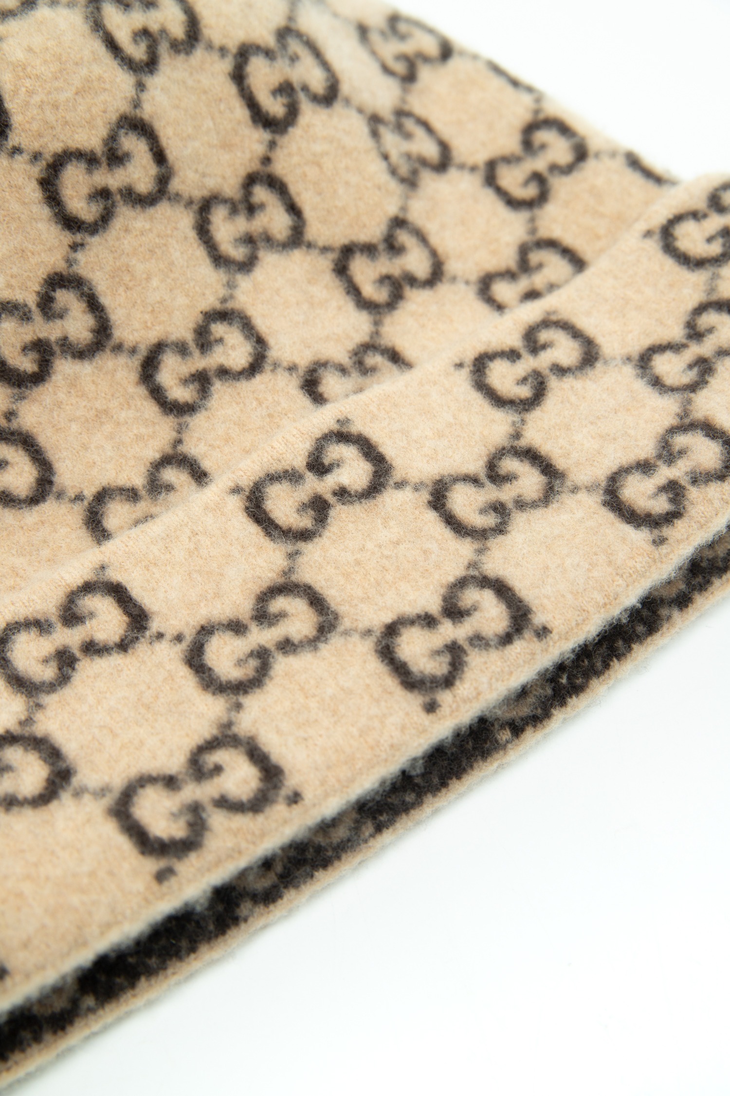 Gucci GG Monogramm Strickmütze in Beige und Braun