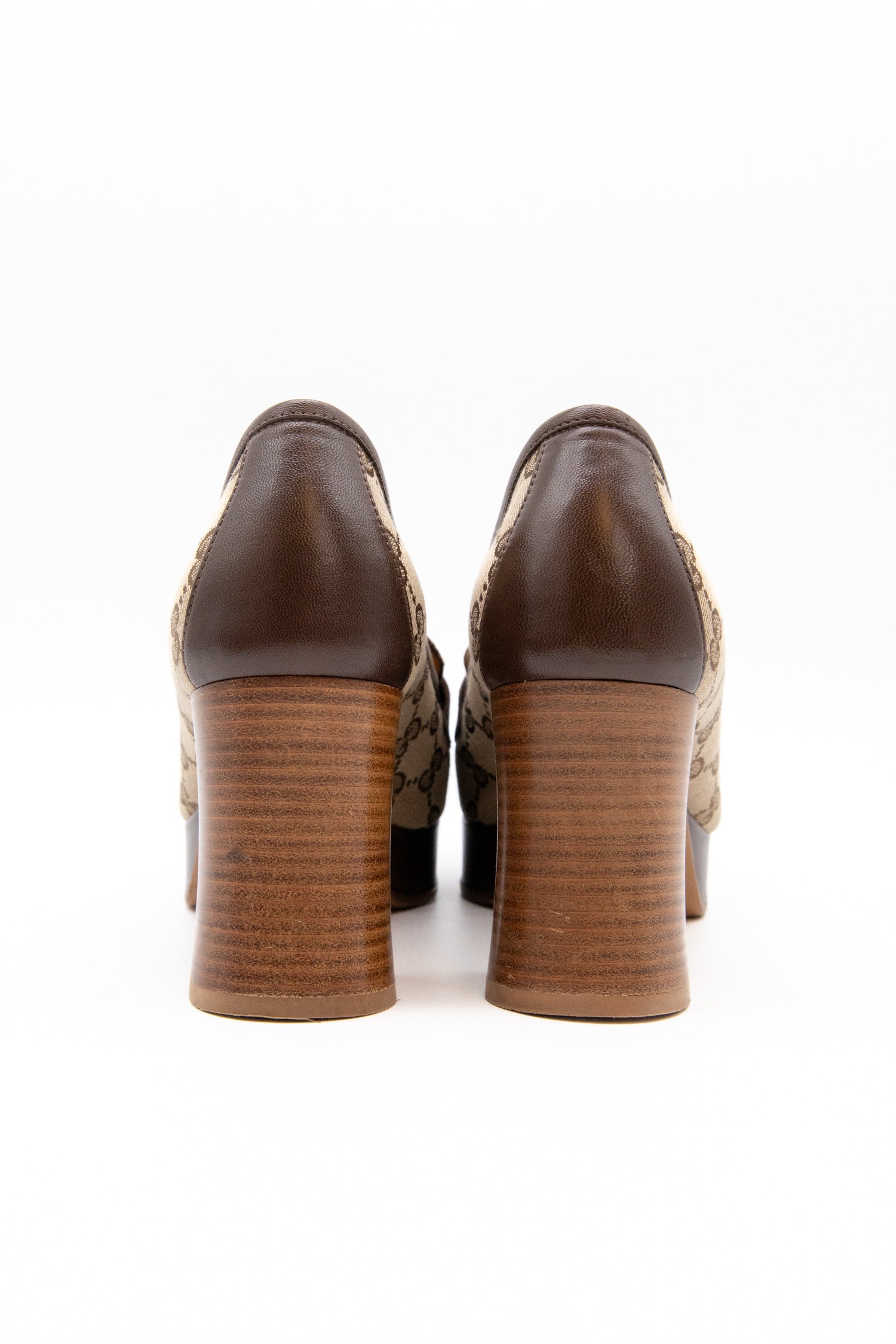 Gucci "Houdan" Pumps mit Monogramm in Beige und Braun