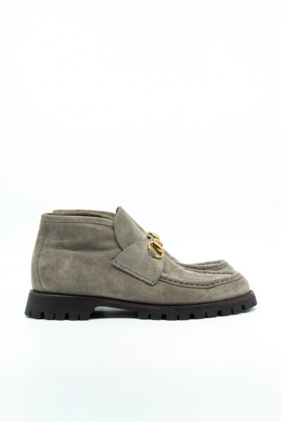 Gucci Stiefeletten mit Horsebit-Detail in Grau und Gold