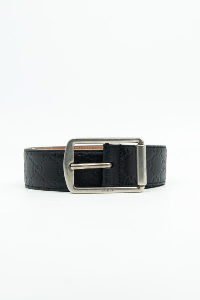 Gucci Gürtel mit GG Monogramm-Prägung in Schwarz und Silber