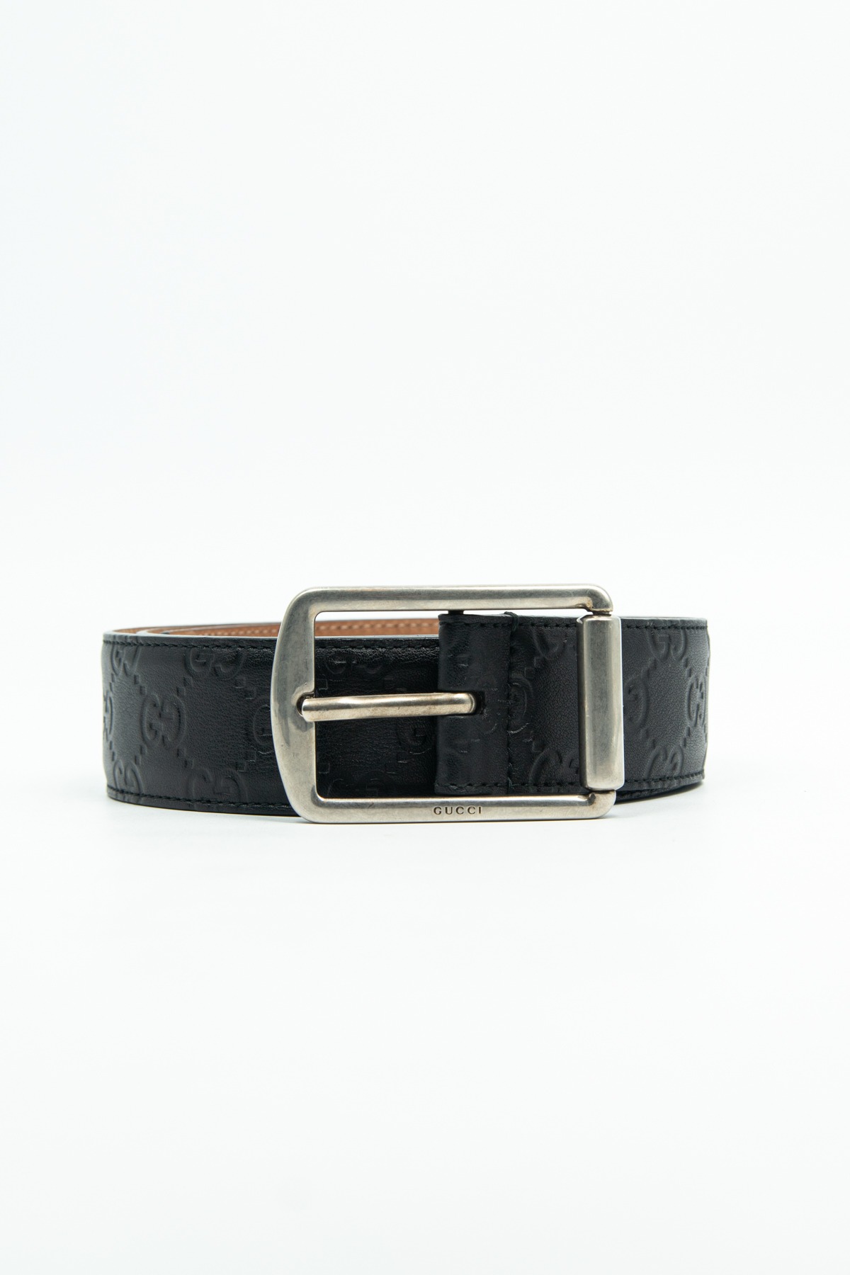 Gucci Gürtel mit GG Monogramm-Prägung in Schwarz und Silber