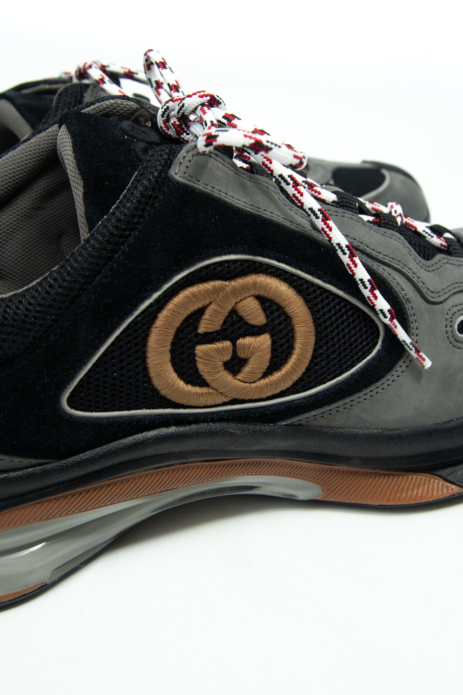 Gucci "Run" Sneaker in Grau, Schwarz und Beige