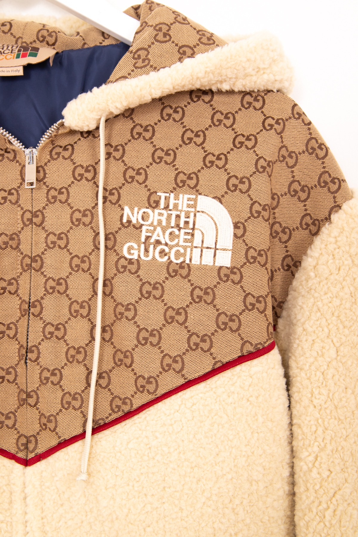 Gucci x The North Face GG Monogramm Canvas Jacke in Beige und Hellbraun