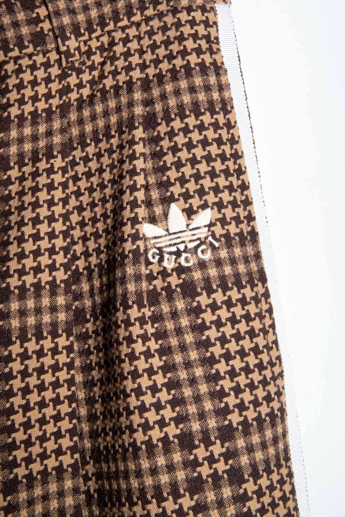 Gucci x Adidas Culotte mit Hahnentrittmuster in Beige und Braun